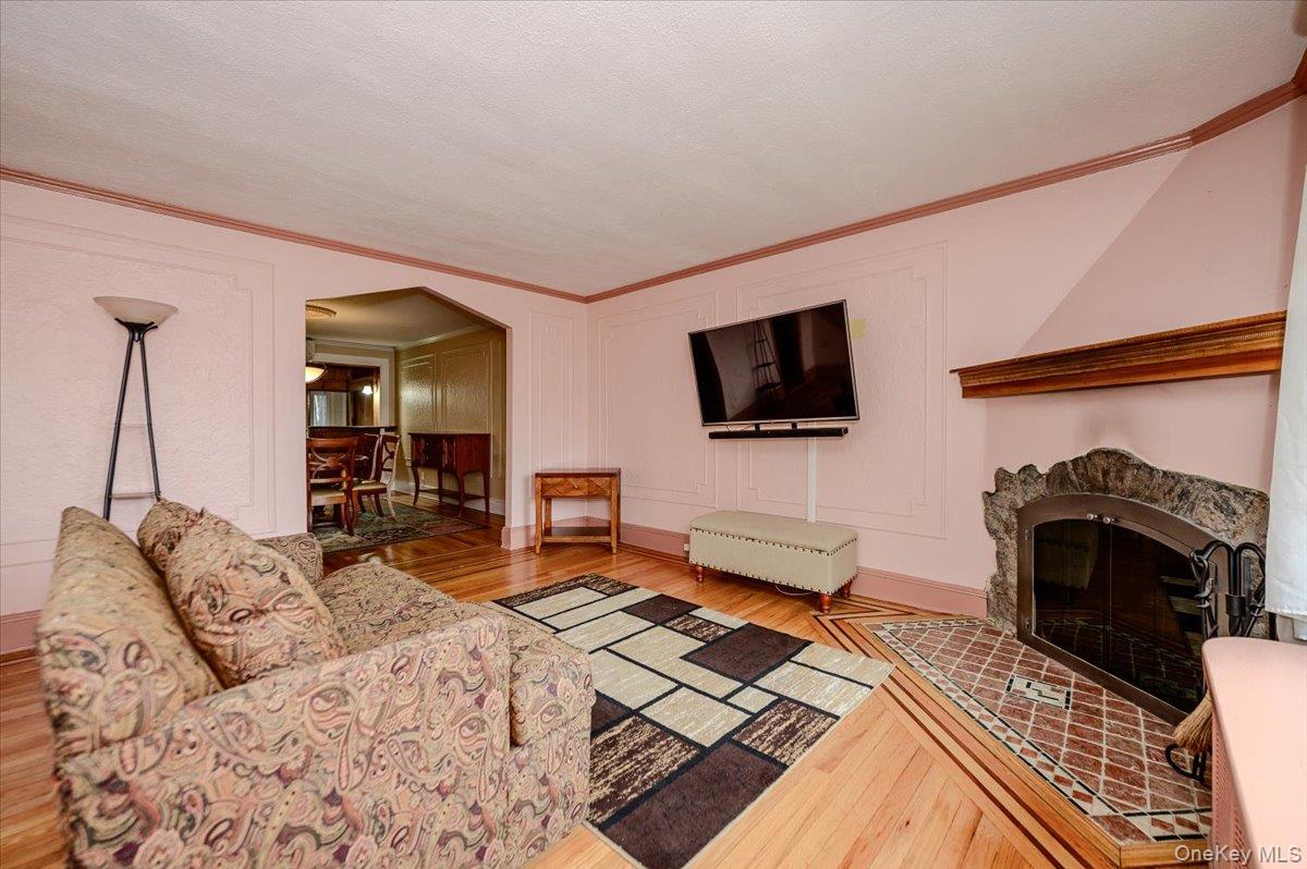 390 Cochran Place Property Photo 6