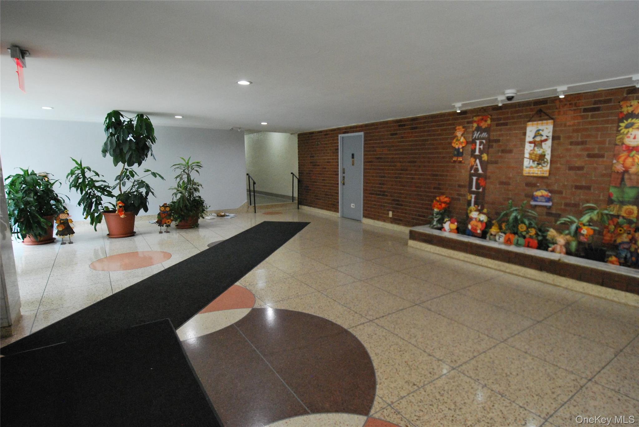 2 Sadore Lane 5e Property Photo 2