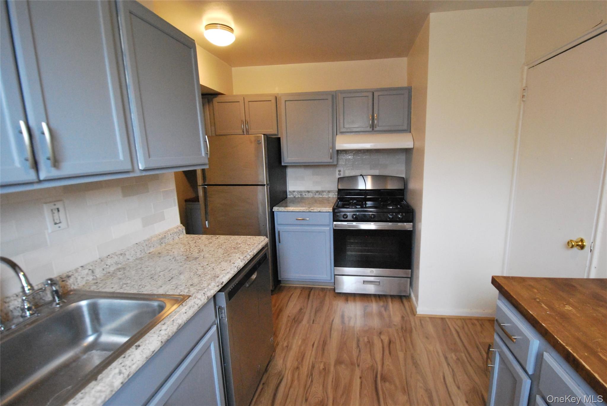 2 Sadore Lane 5e Property Photo 11