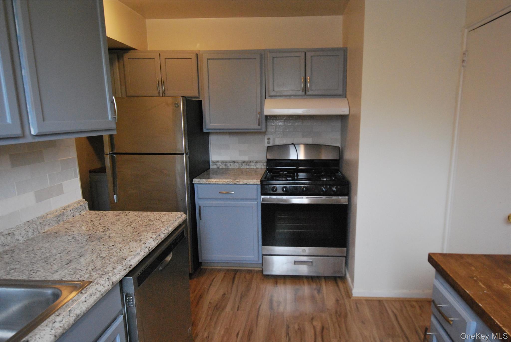 2 Sadore Lane 5e Property Photo 12