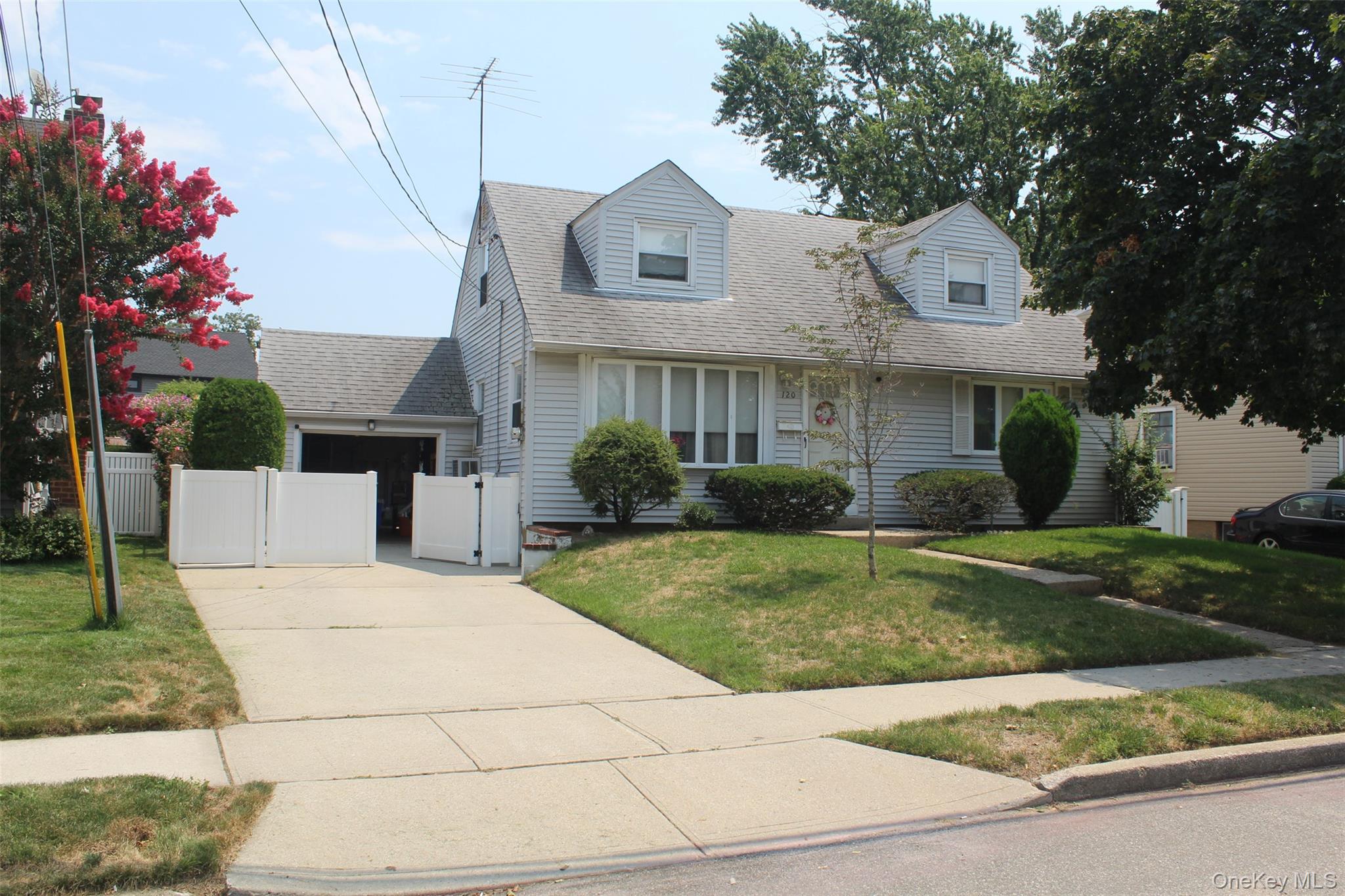 120 N Terrace Place Property Photo 1