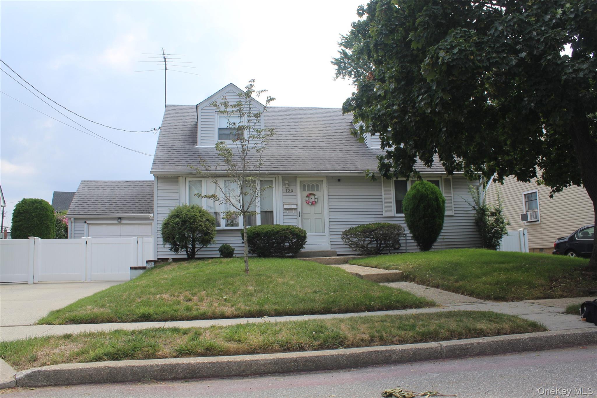 120 N Terrace Place Property Photo 2
