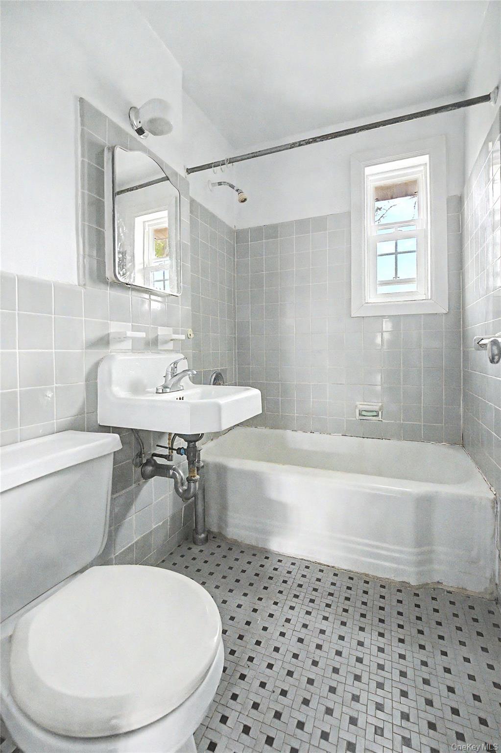 22637 Union Turnpike B Property Photo 10