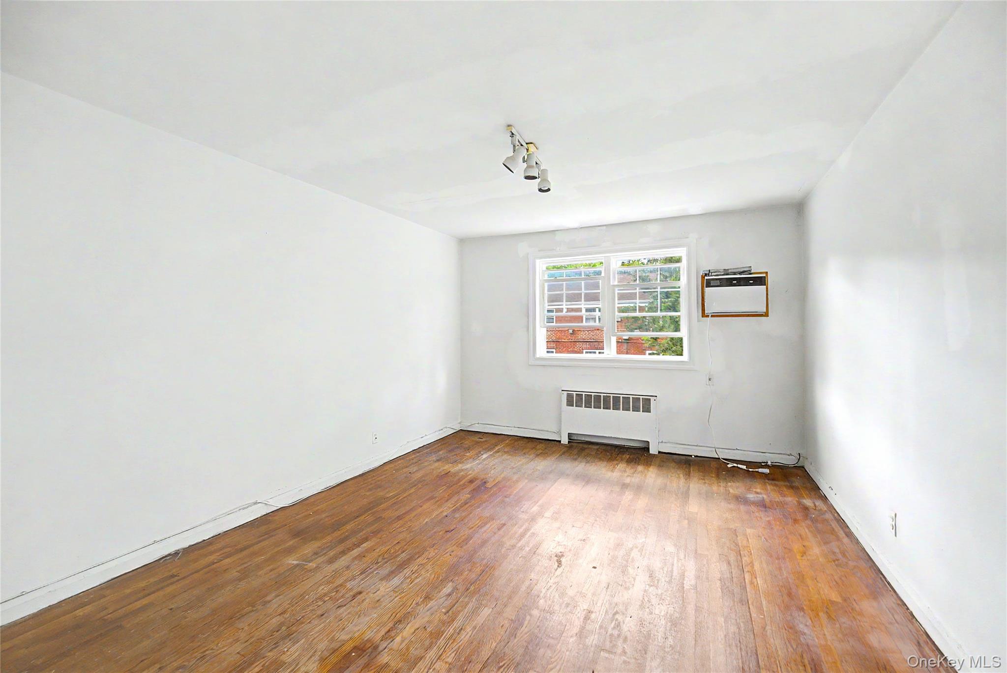 22637 Union Turnpike B Property Photo 12