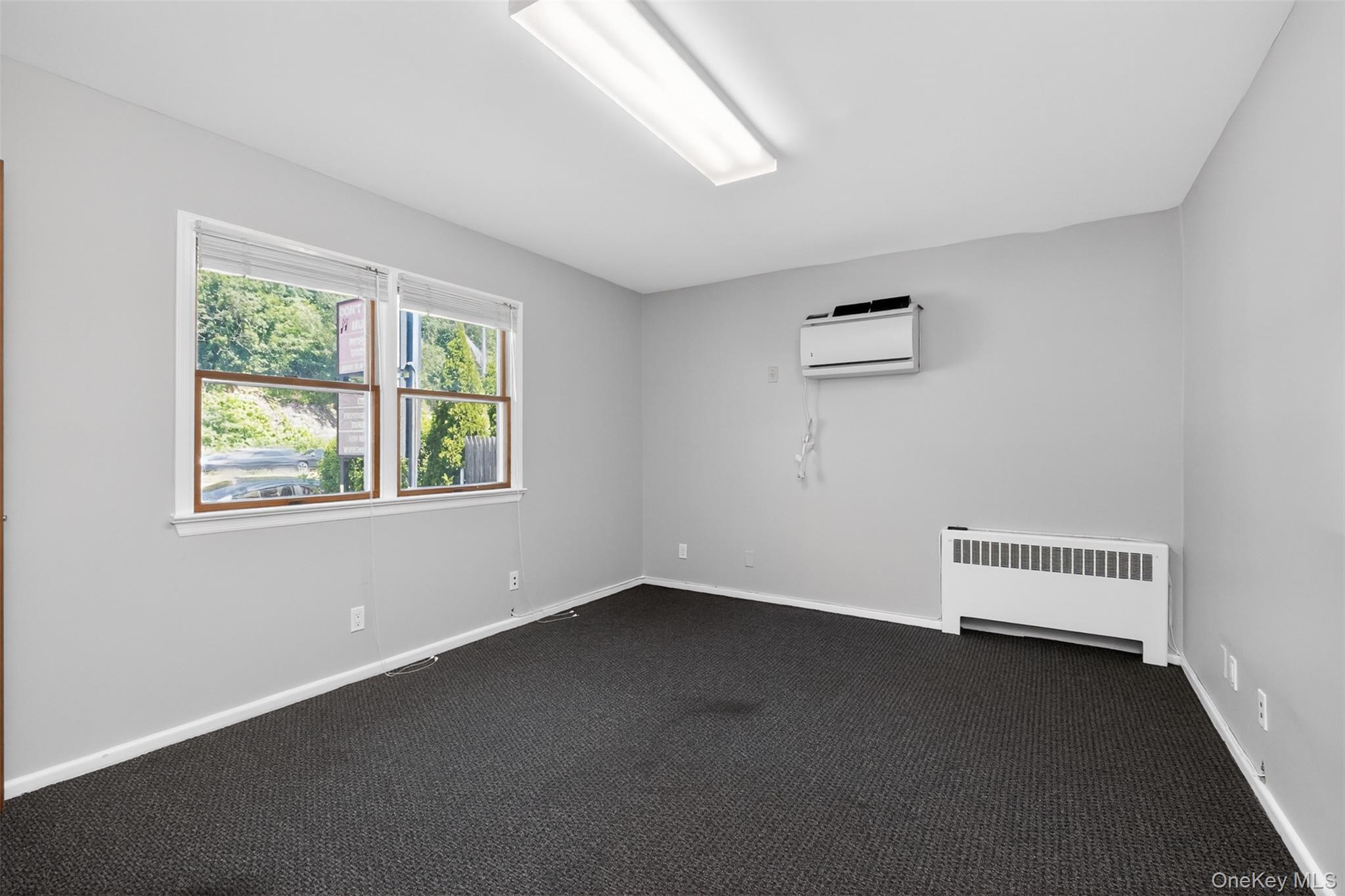 2070 Central Park Avenue Property Photo 8