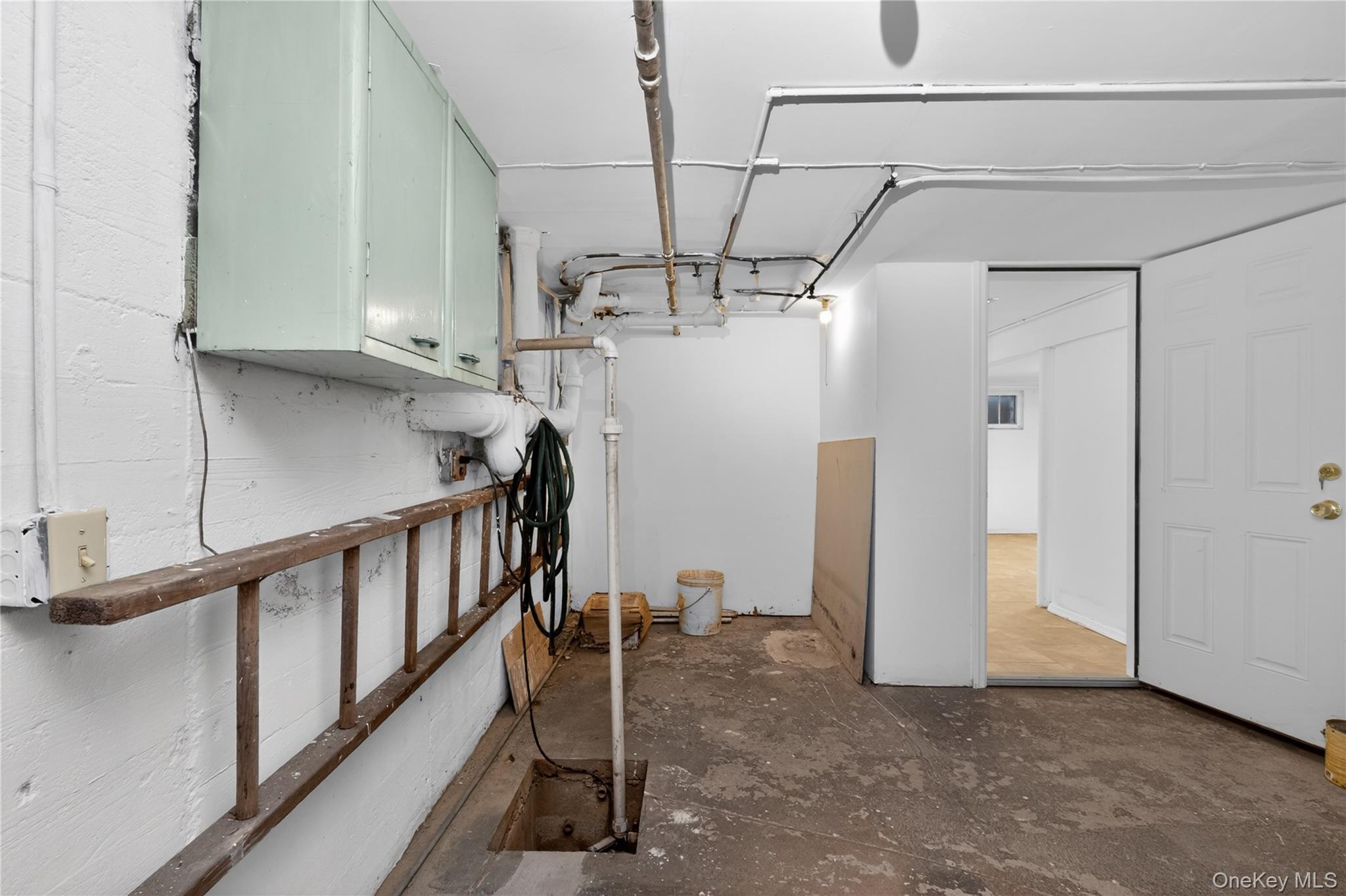 2070 Central Park Avenue Property Photo 13
