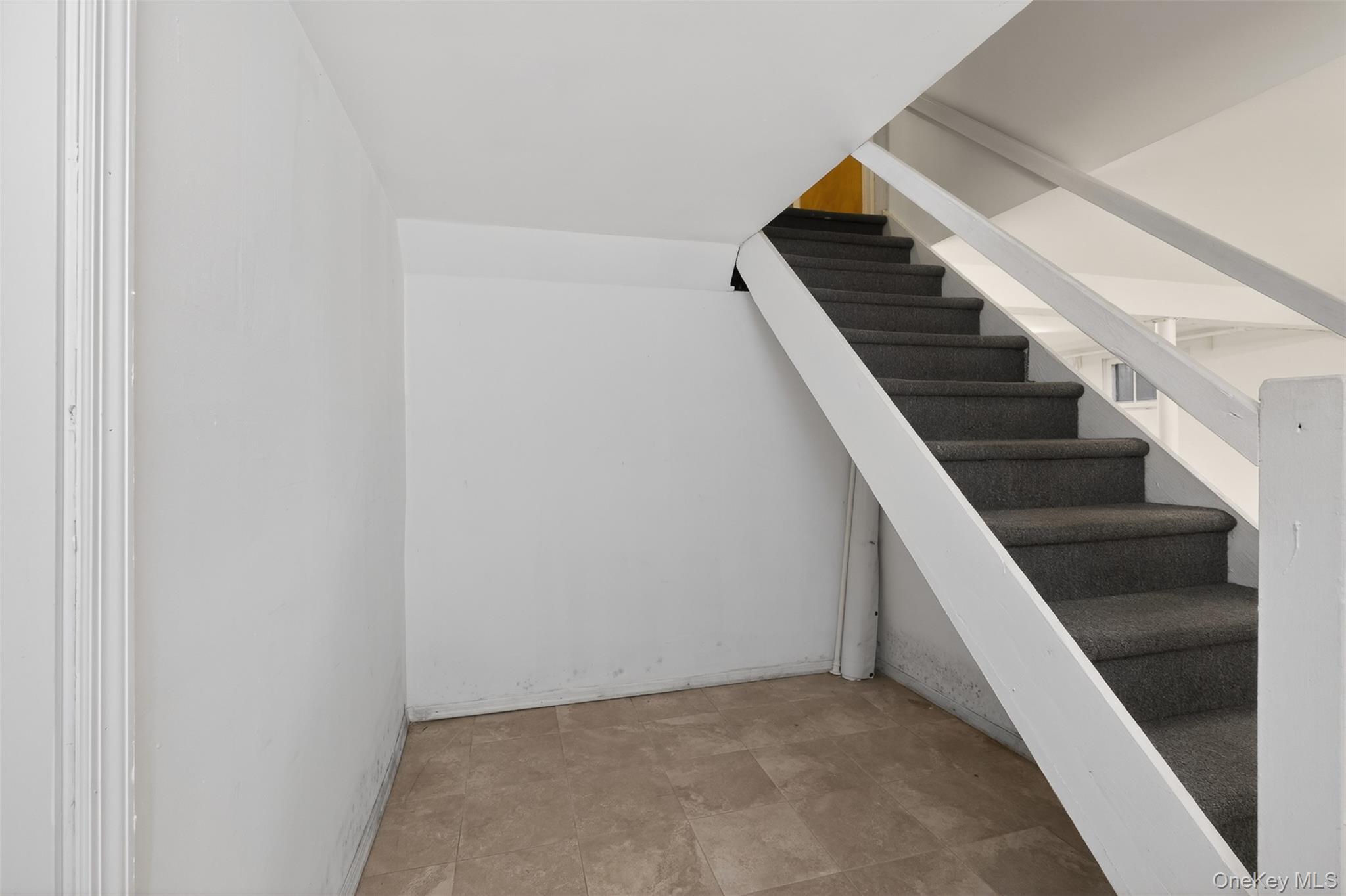 2070 Central Park Avenue Property Photo 15