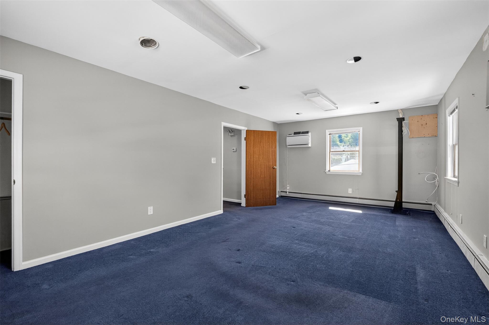 2070 Central Park Avenue Property Photo 16