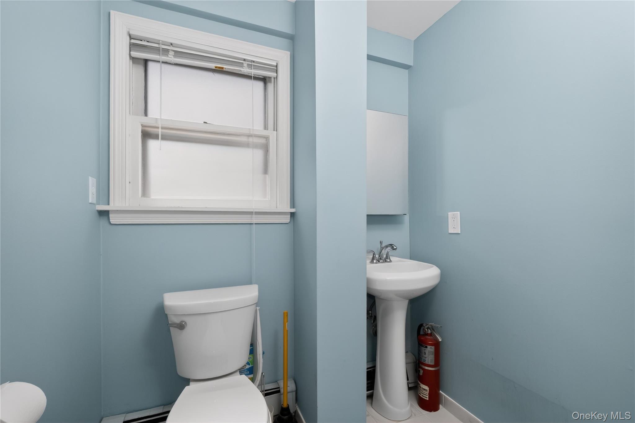 2070 Central Park Avenue Property Photo 17
