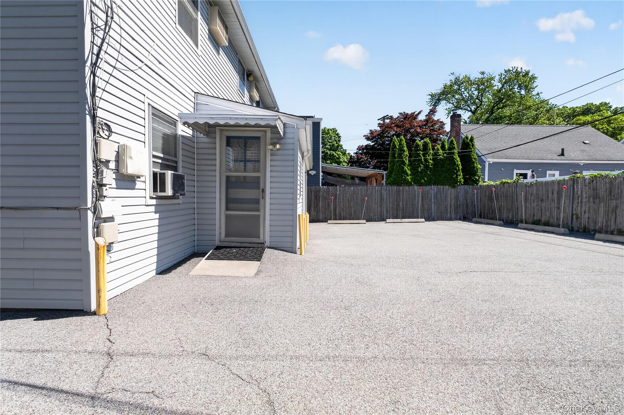 2070 Central Park Avenue Property Photo 20