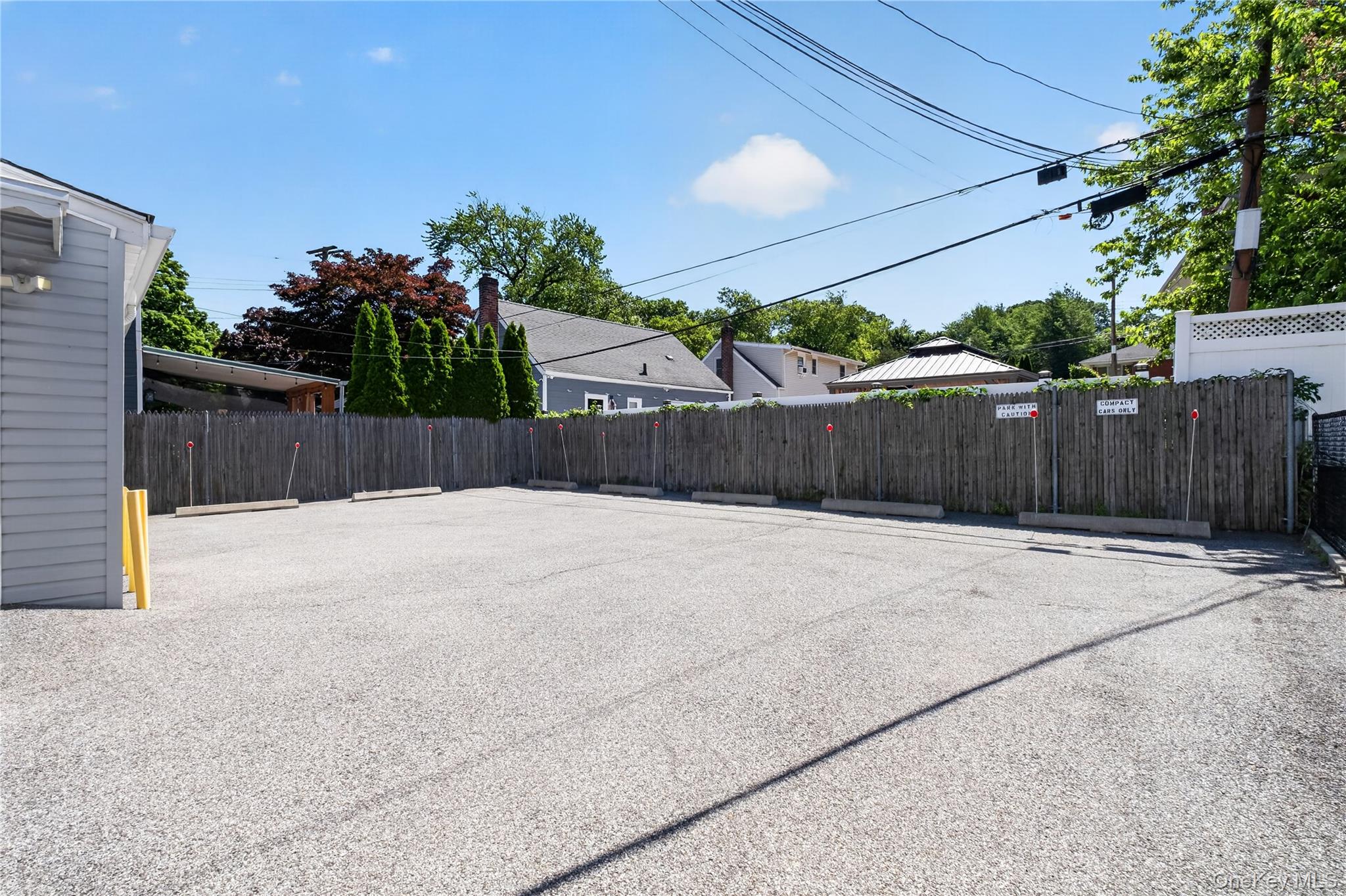 2070 Central Park Avenue Property Photo 21