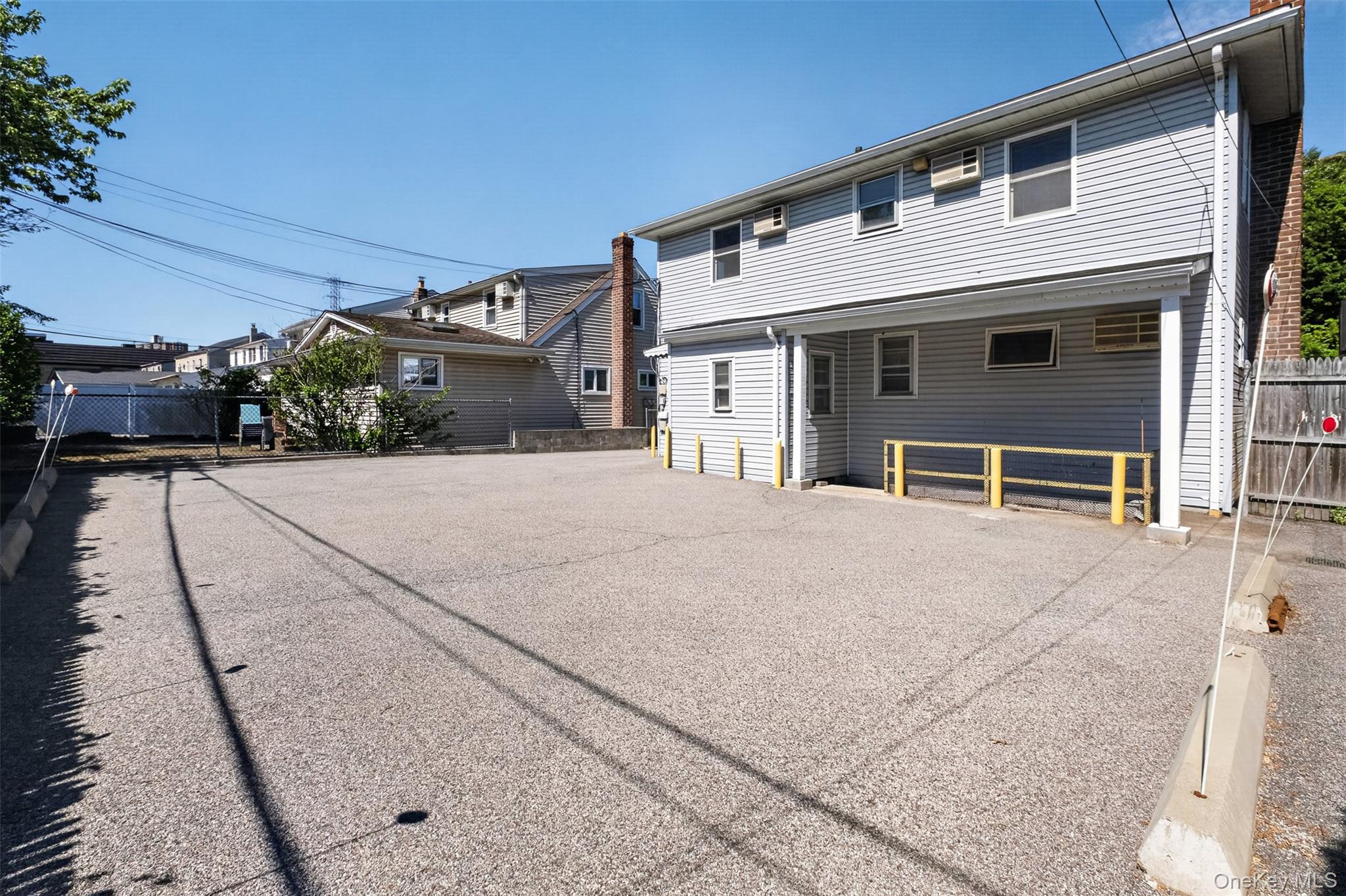 2070 Central Park Avenue Property Photo 22