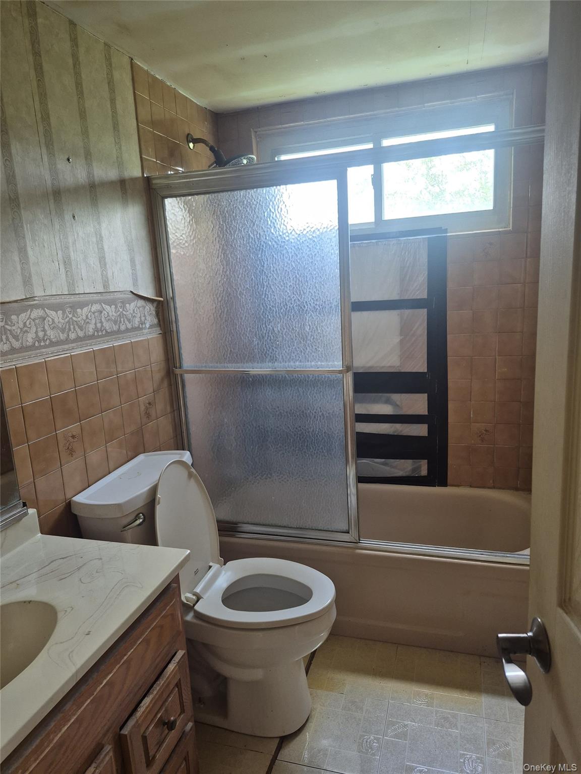 2 Wendy Road Property Photo 5