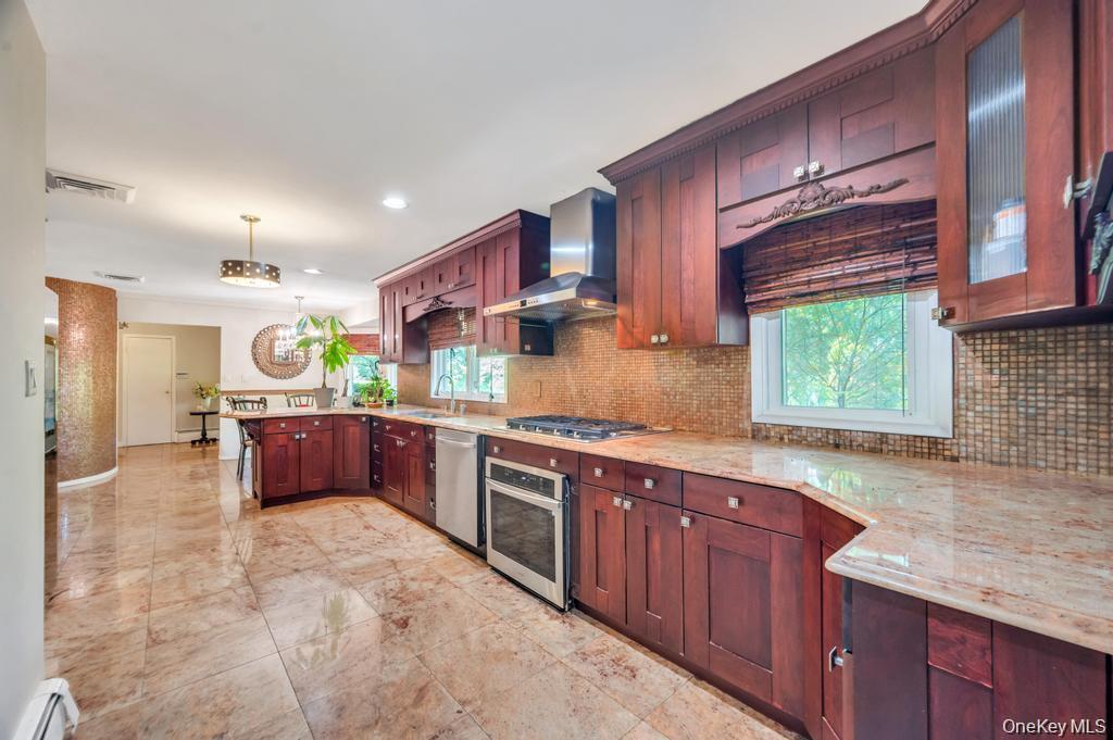28 Penn Drive Property Photo 8