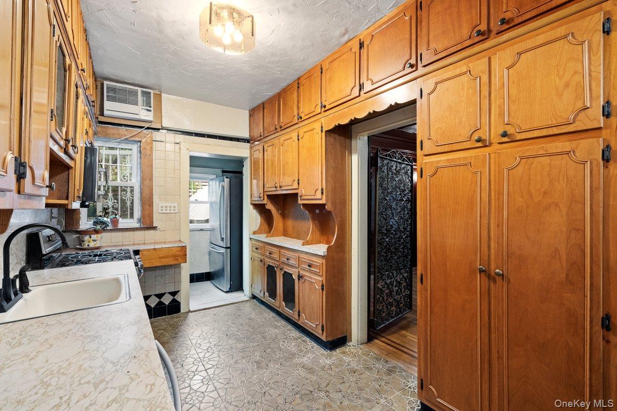 102-02 Ascan Avenue Property Photo 14