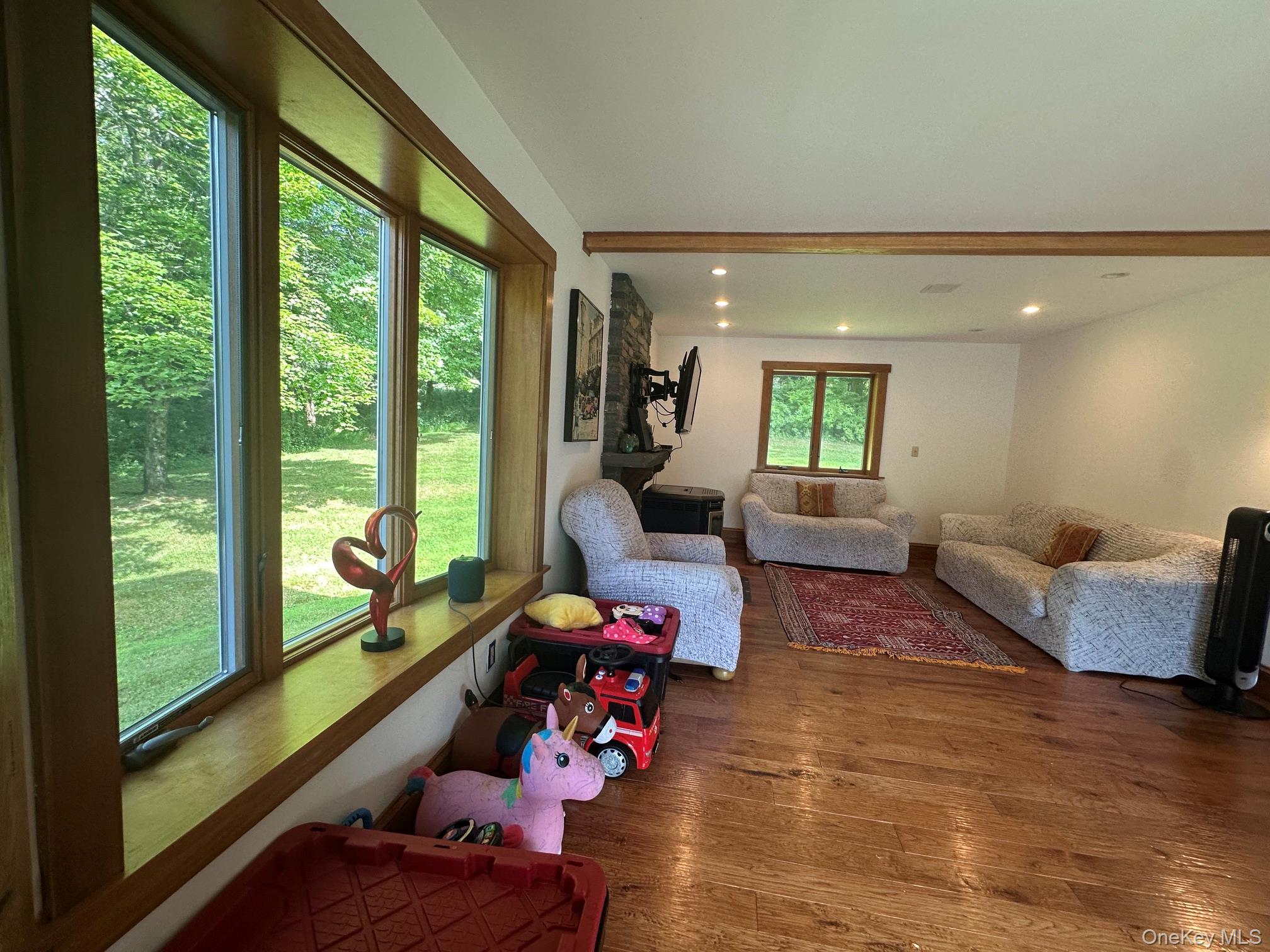 109 Brush Hill Property Photo 5
