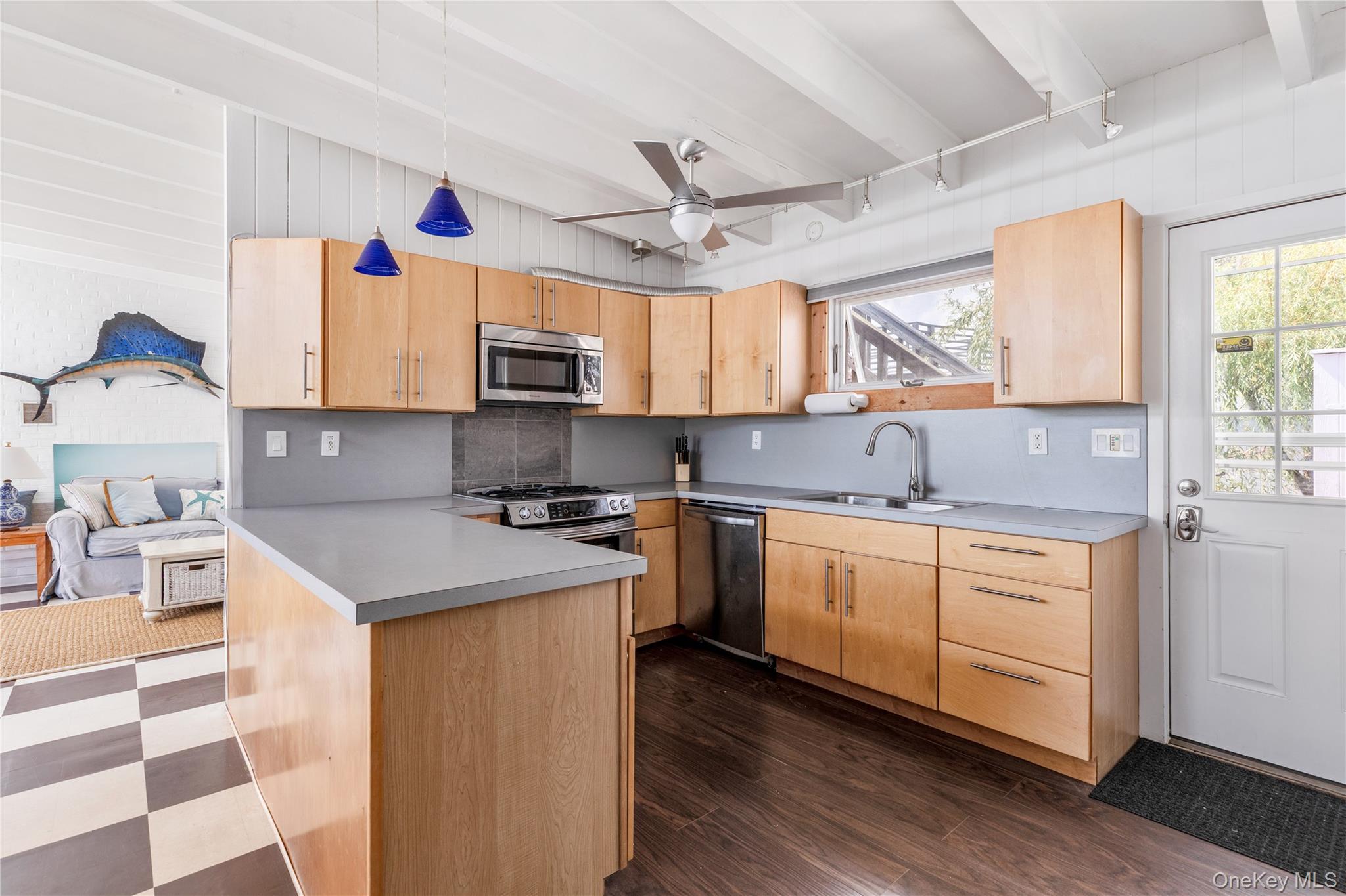 59 Laurel Avenue Property Photo 11
