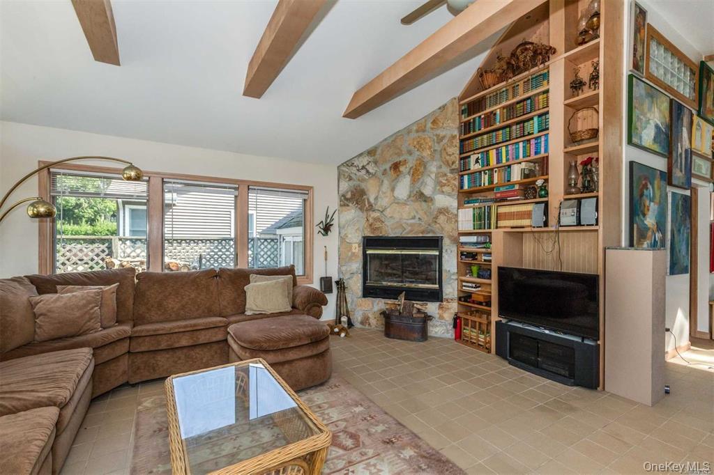 18 Tarpon Road Property Photo 2