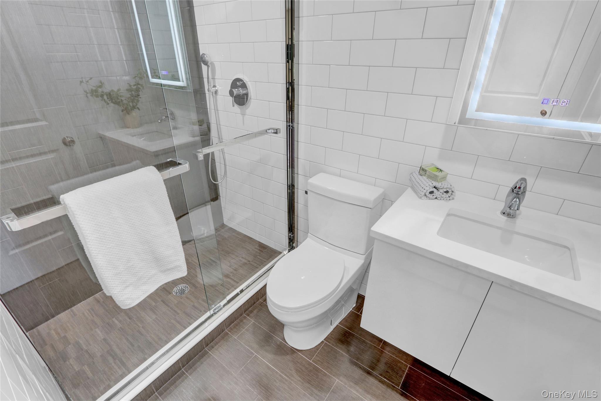610 Jericho Turnpike 608 Property Photo 10