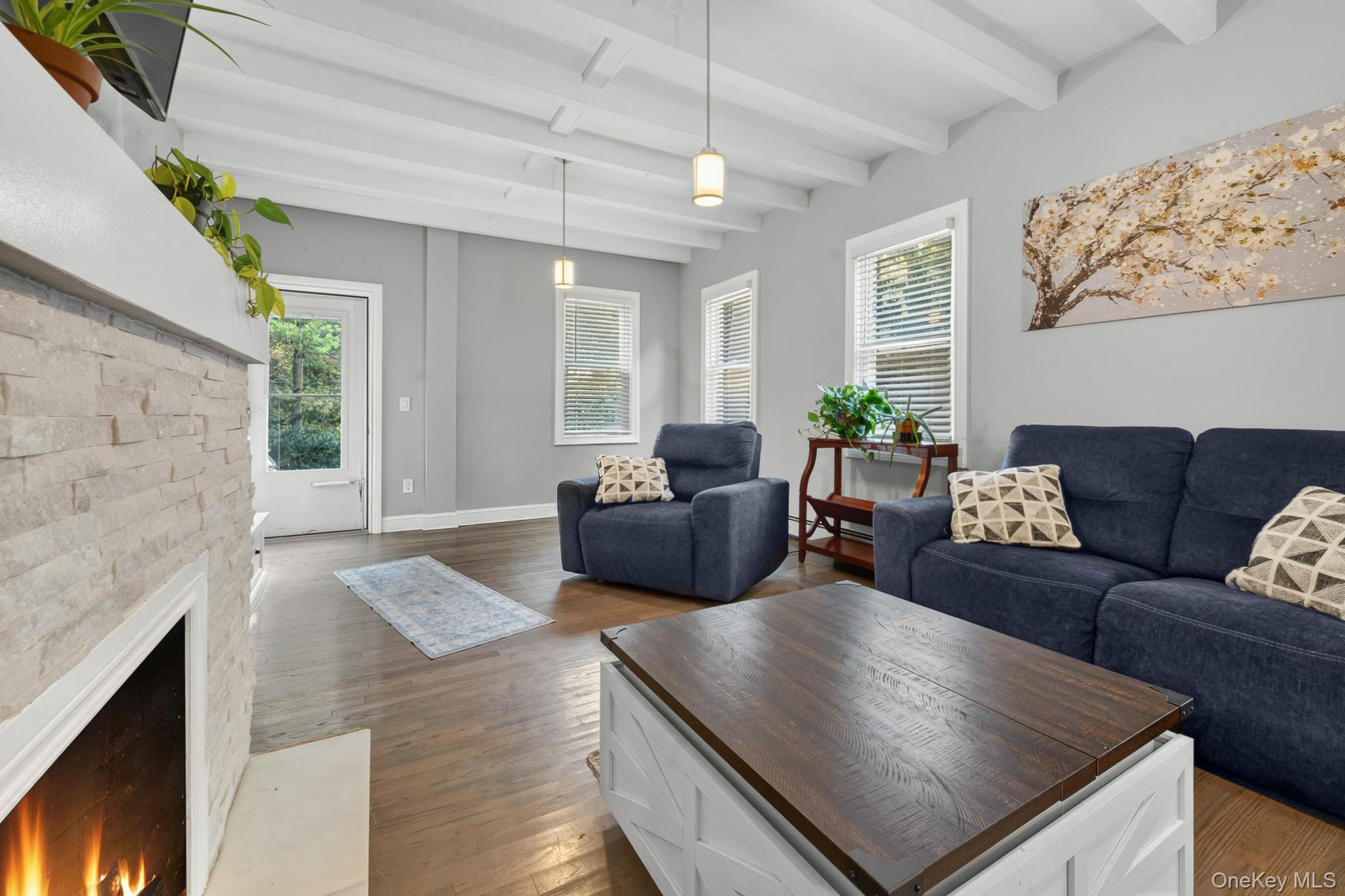 864 Fort Salonga Road Property Photo 7