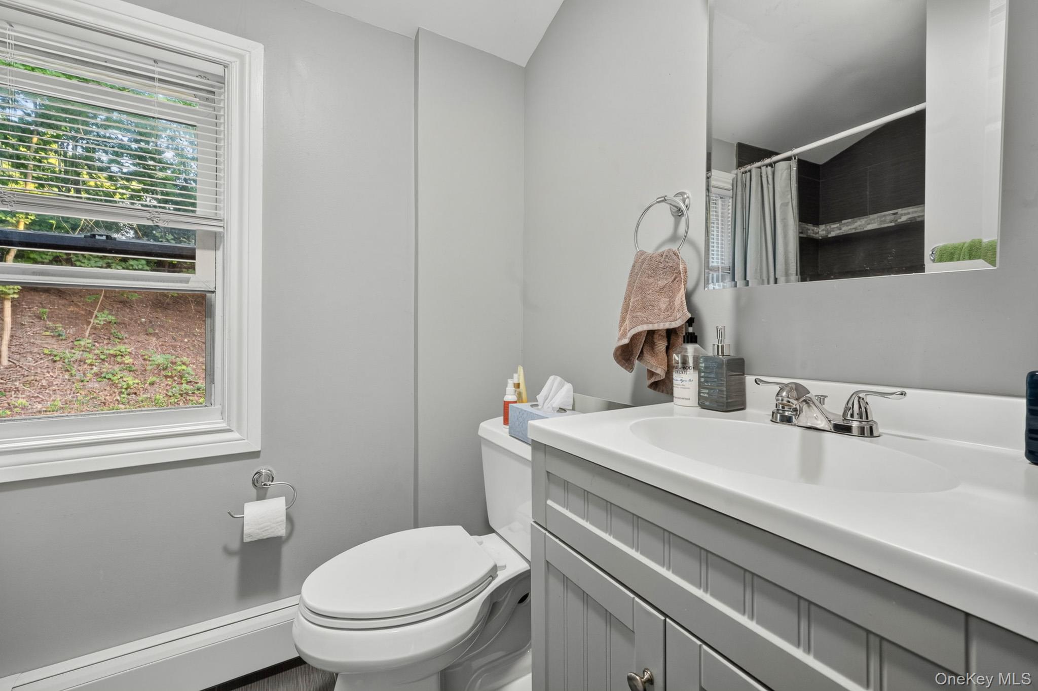 864 Fort Salonga Road Property Photo 23