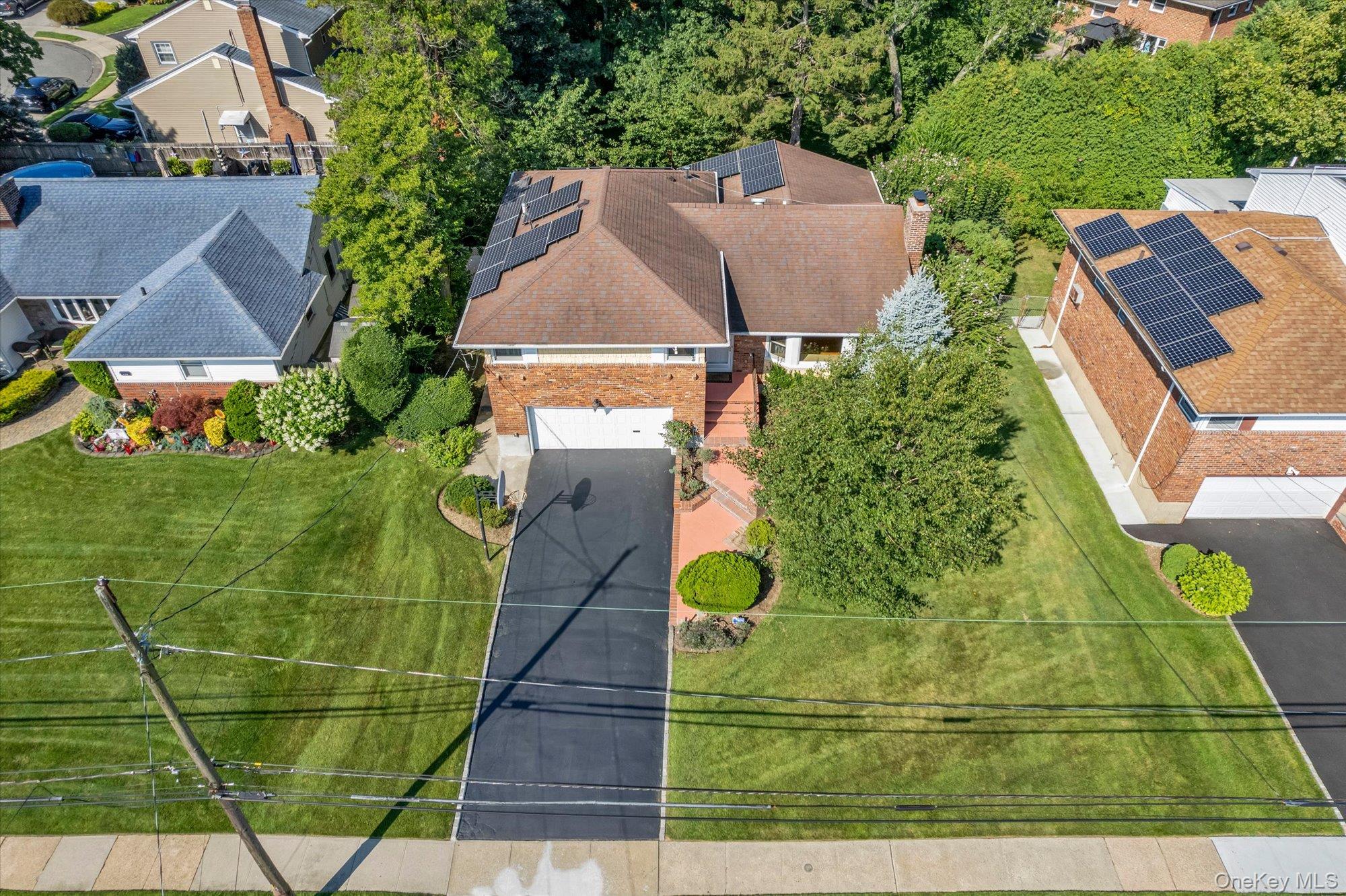 902 Preston Road Property Photo 4