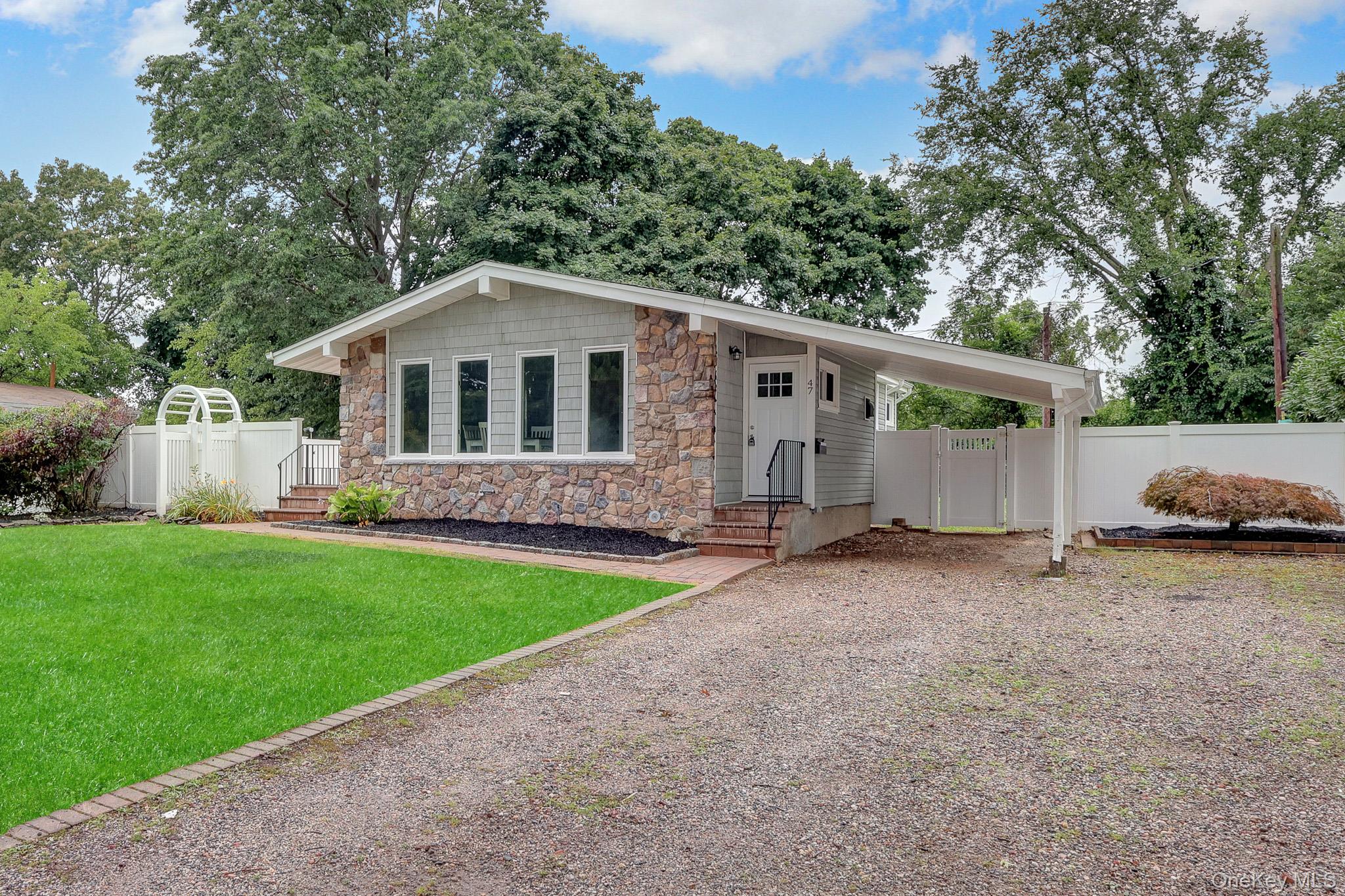 47 Hayrick Lane Property Photo 3