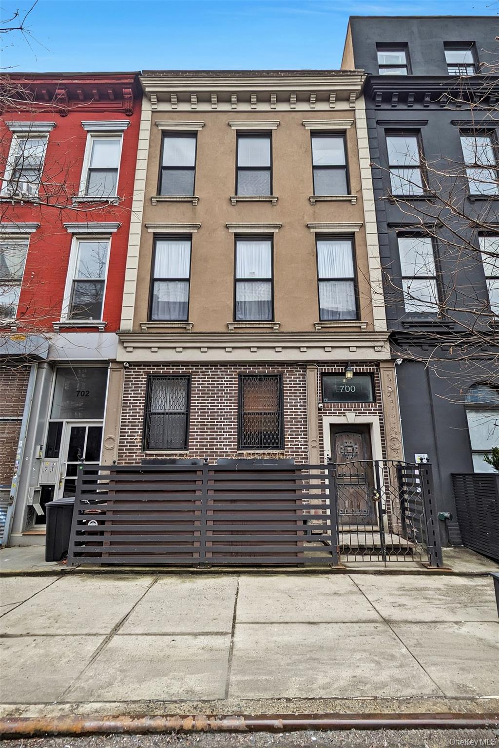 700 Dekalb Avenue Property Photo 1