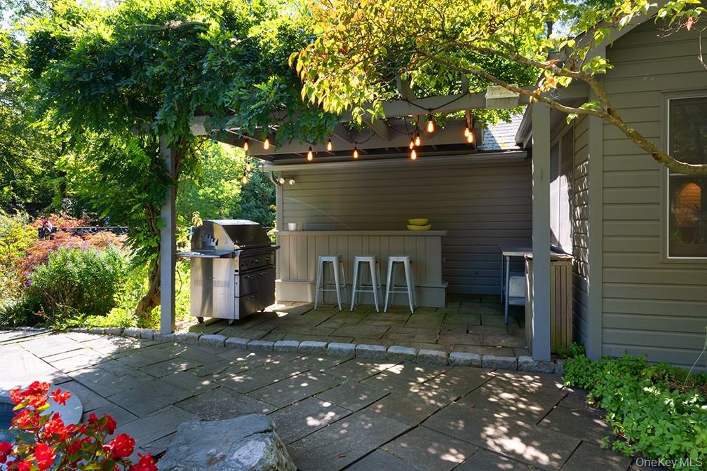 5 Shore Trail Property Photo 18