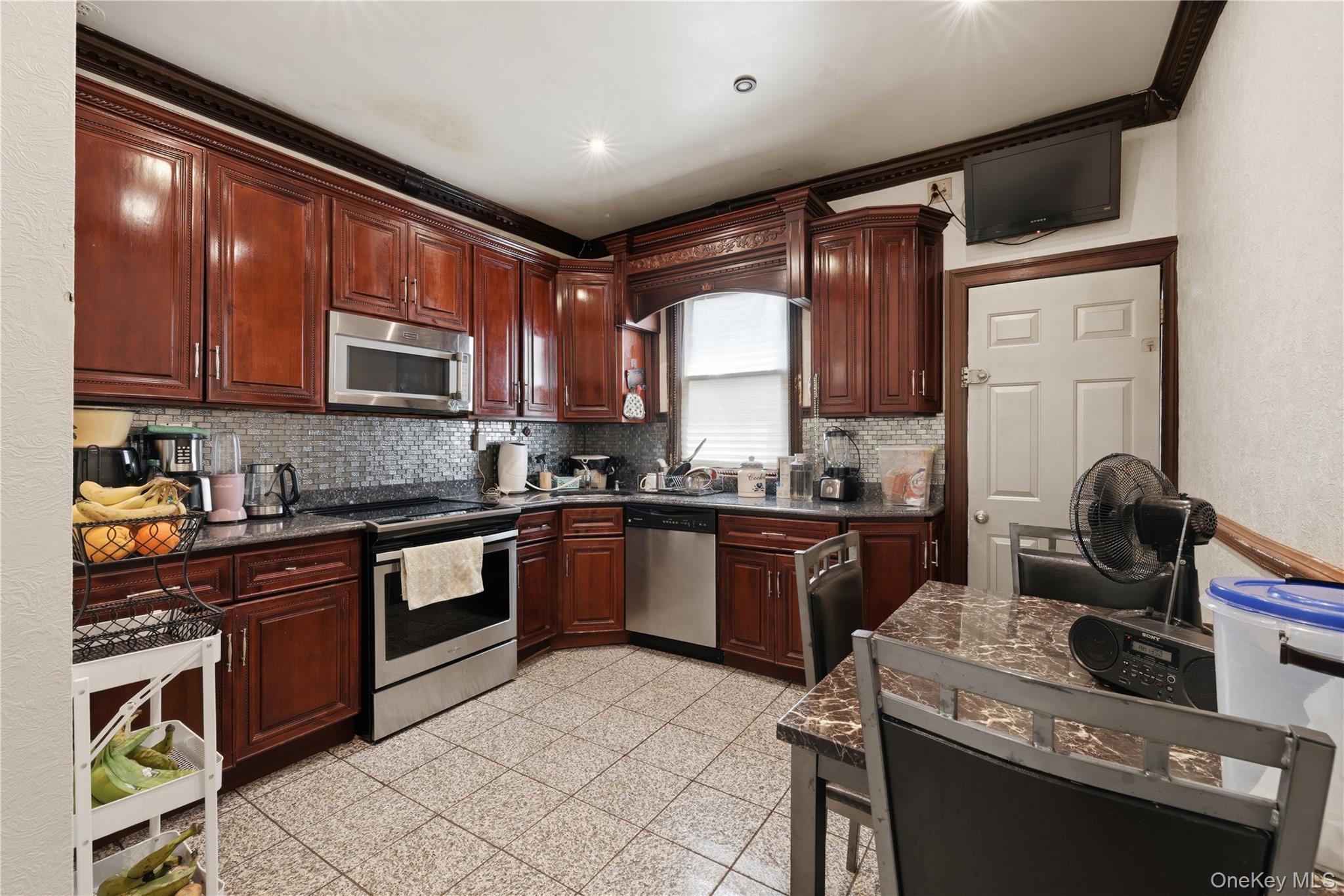 9511 Cresskill Place Property Photo 3