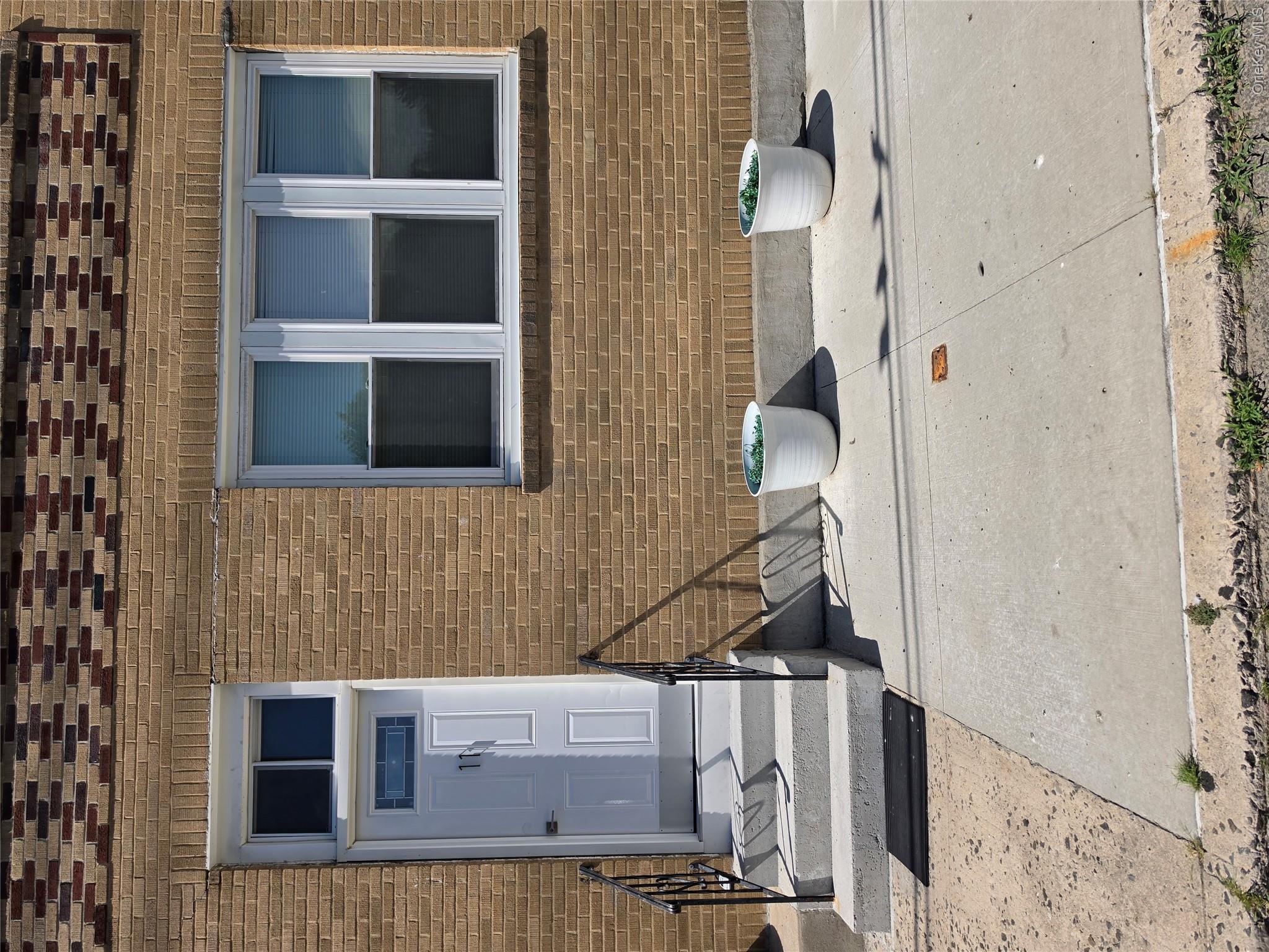 11 White Plains Avenue 1E Property Photo 1