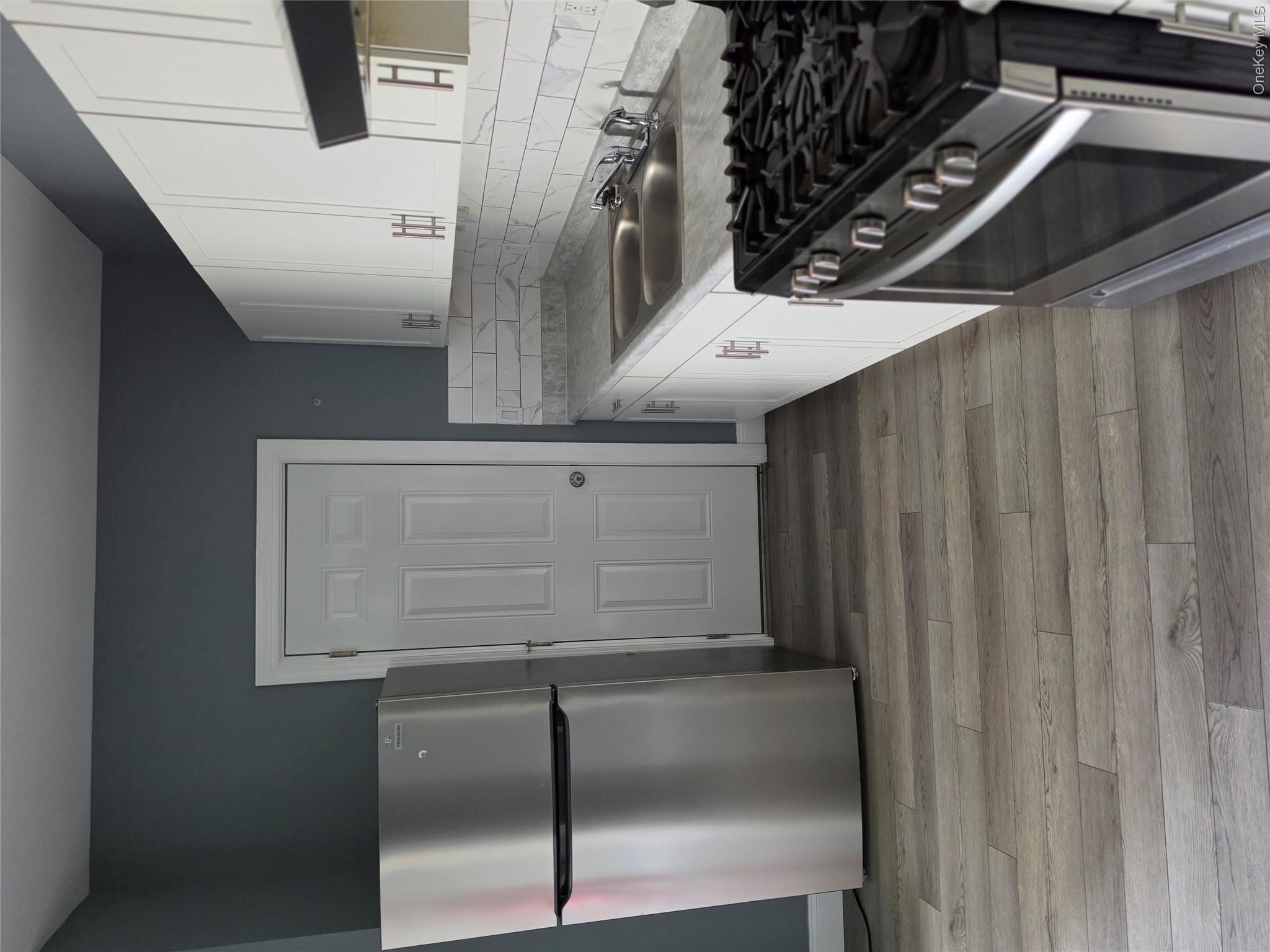 11 White Plains Avenue 1e Property Photo 3