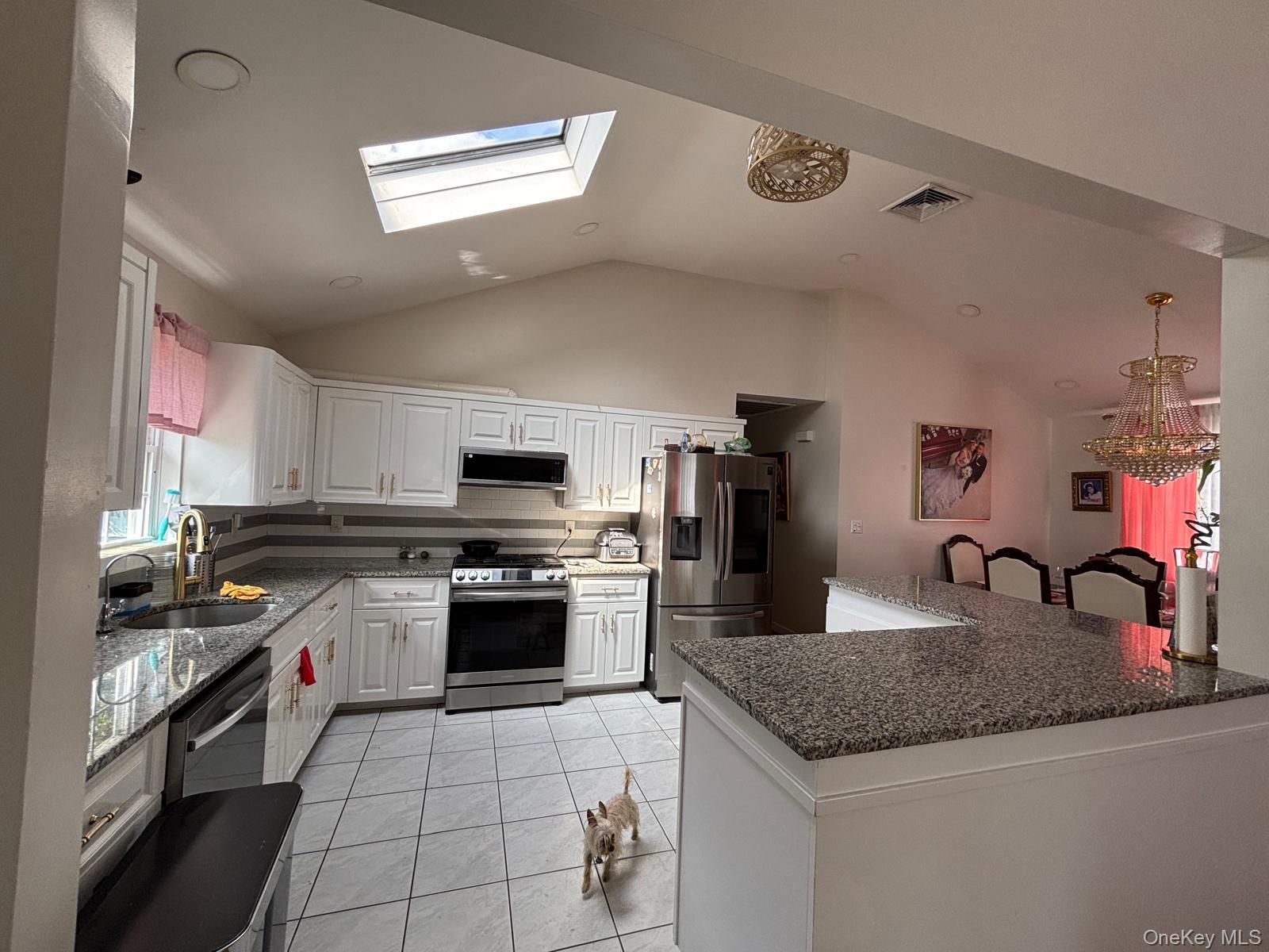 93 Peters Avenue Property Photo 6