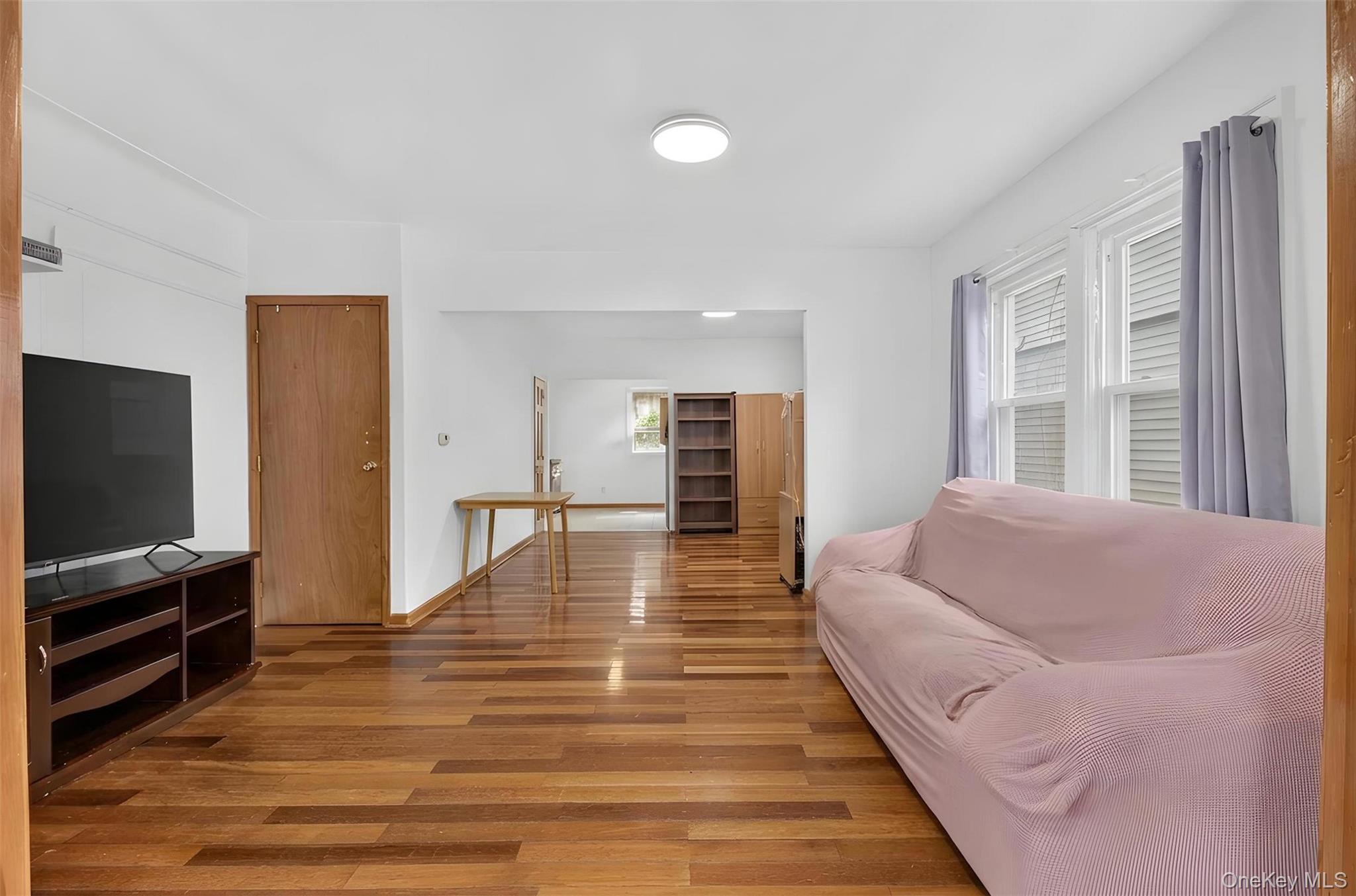7129 Manse Street Property Photo 4