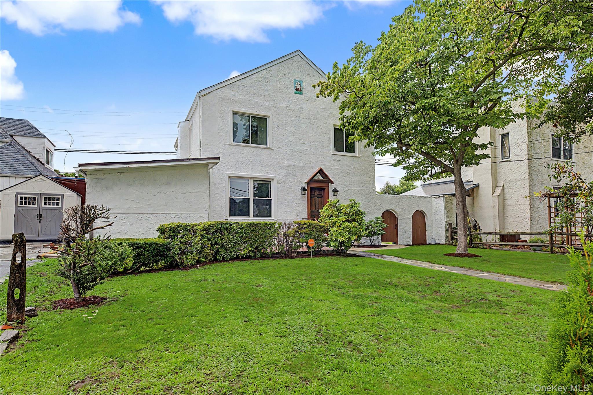 25 Longmeadow Road Property Photo 2