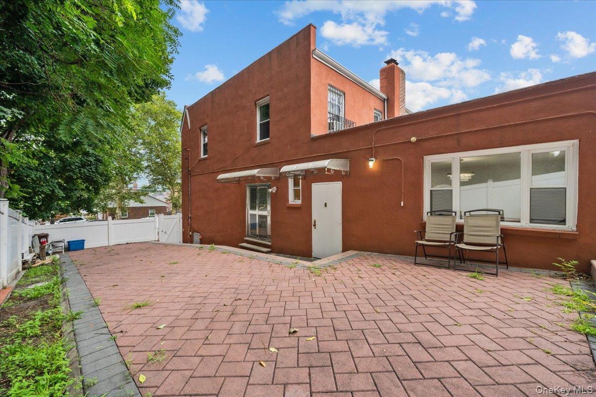 2351 Kingsland Avenue Property Photo 21