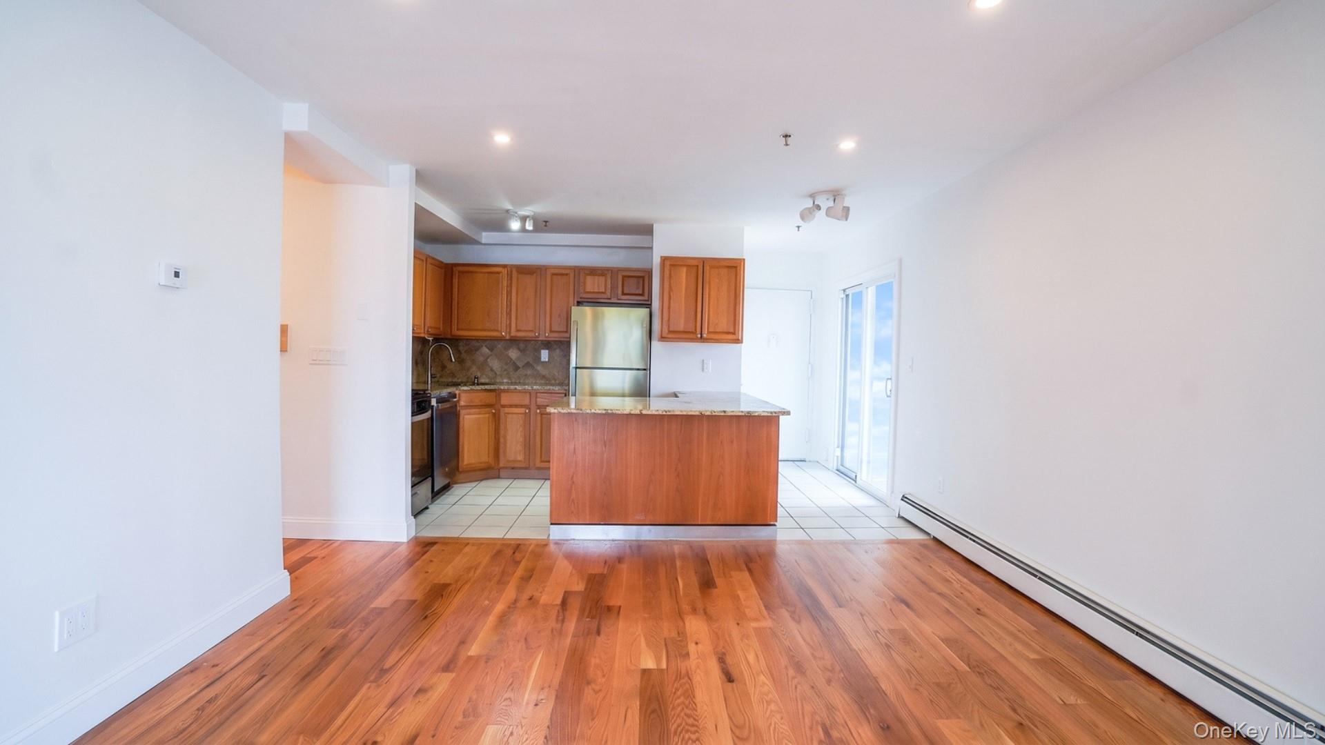 24 Pennyfield Avenue 2c Property Photo 9