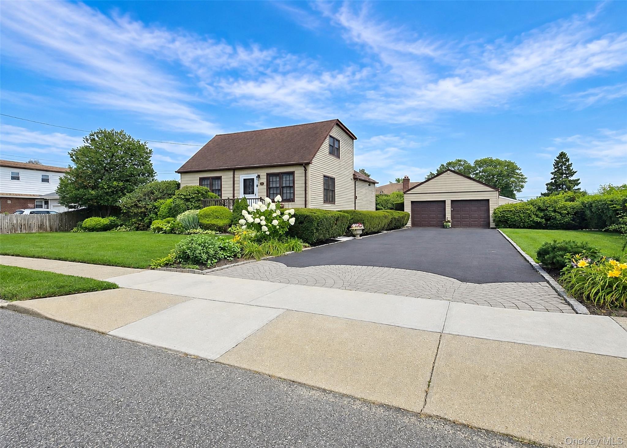 823 5th Street Property Photo 1