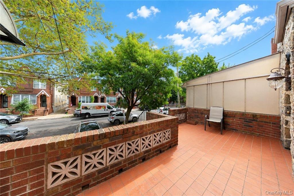 2118 E 26th Street Property Photo 4