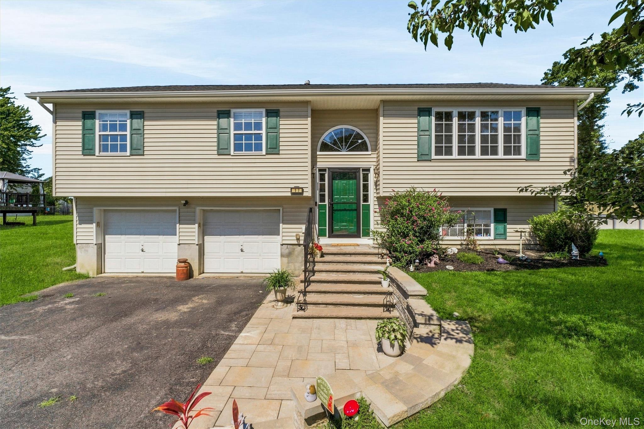 17 Princeton Drive Property Photo 1