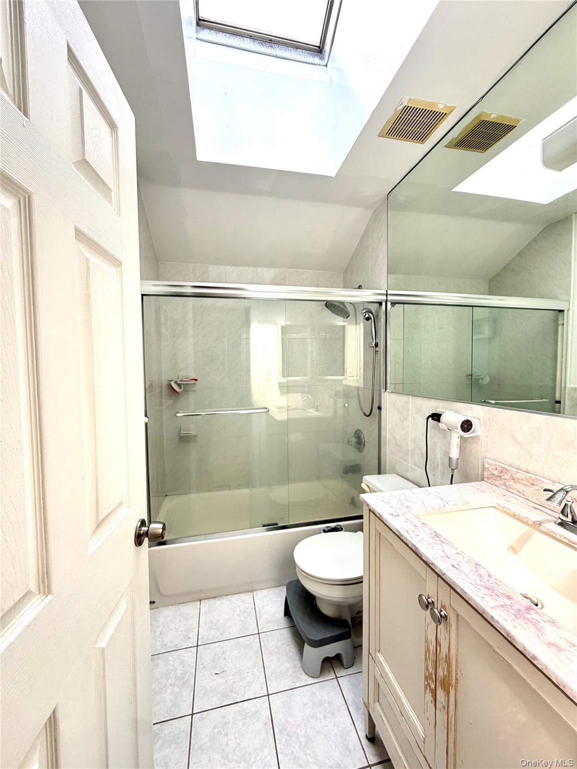 6022 83rd Place Property Photo 8