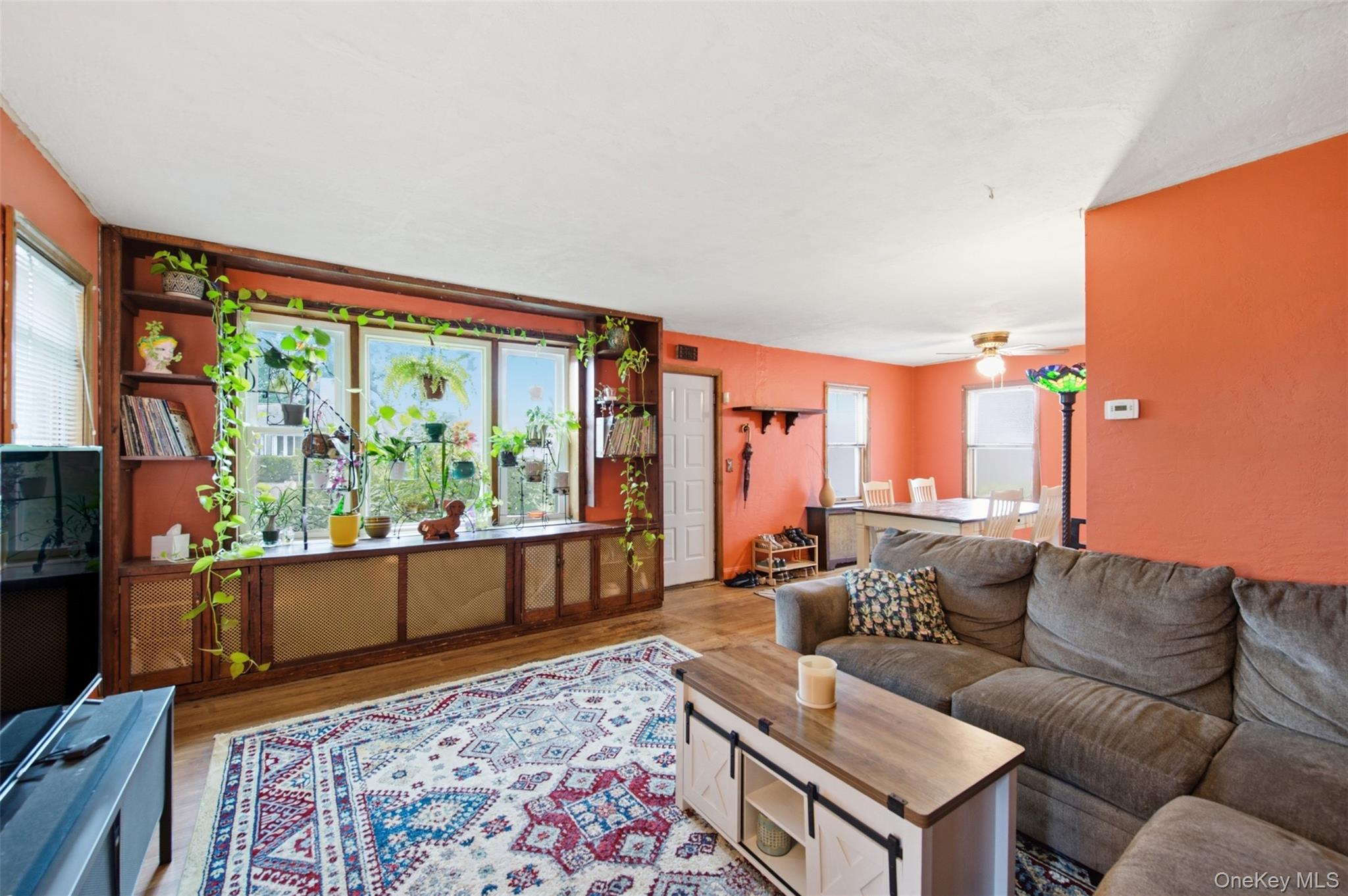 210 Greenlawn Terrace Property Photo 4