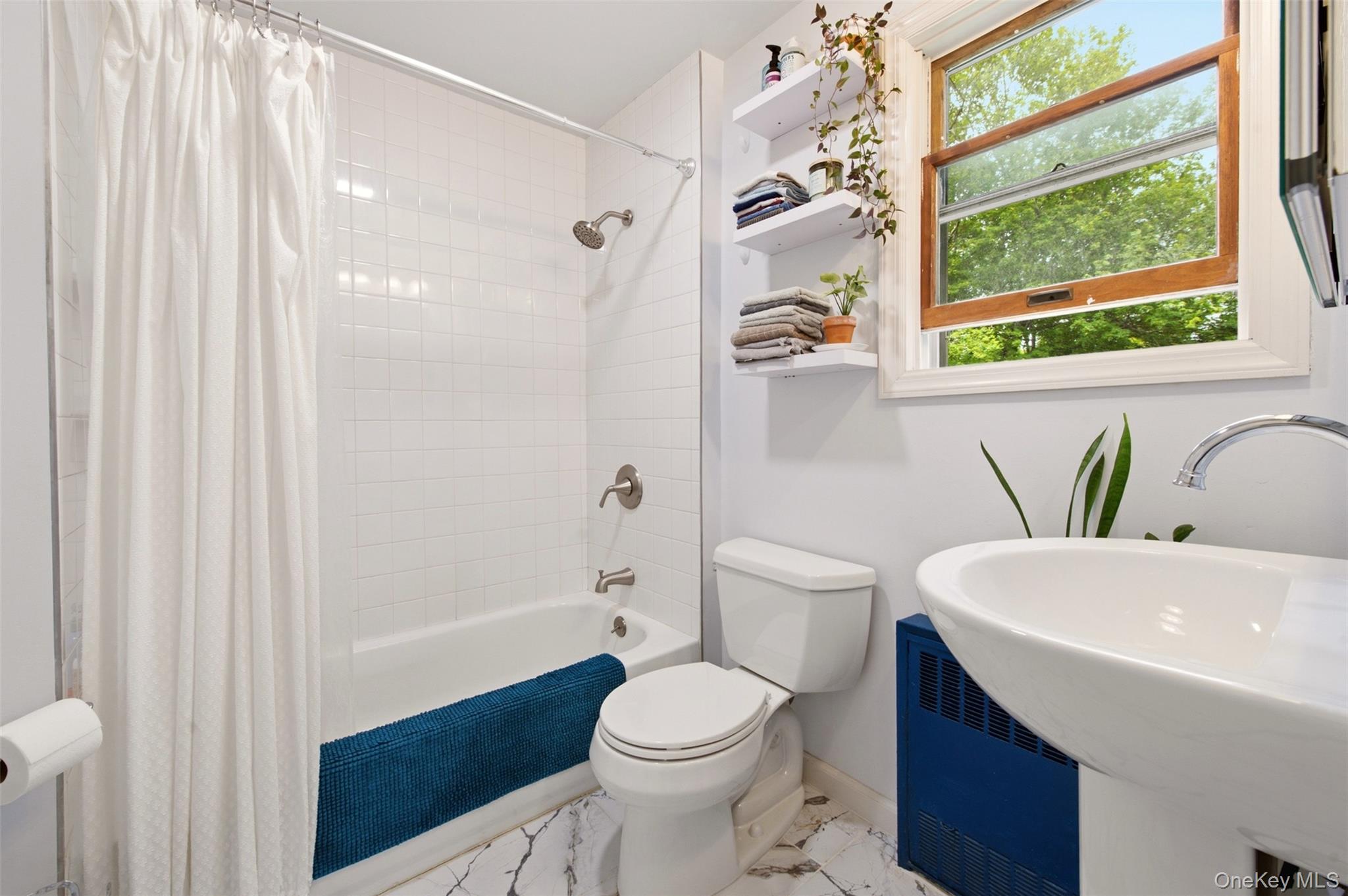 210 Greenlawn Terrace Property Photo 16