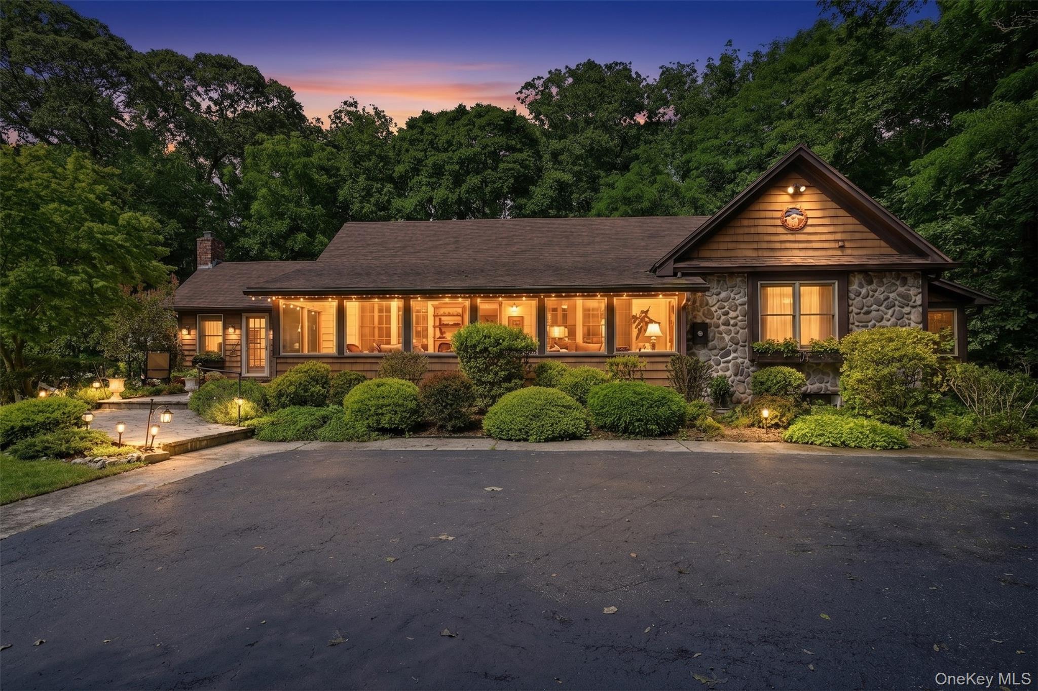 2064 N Country Road Property Photo 1