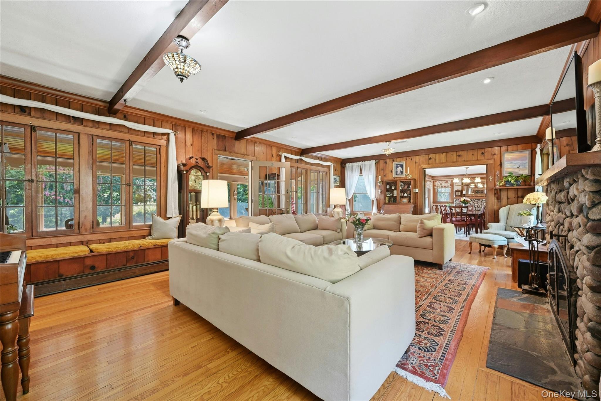 2064 N Country Road Property Photo 8