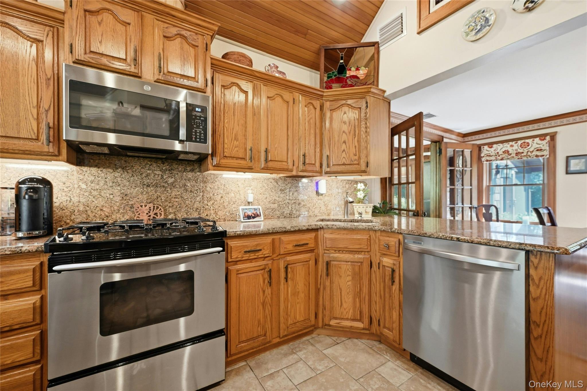2064 N Country Road Property Photo 13