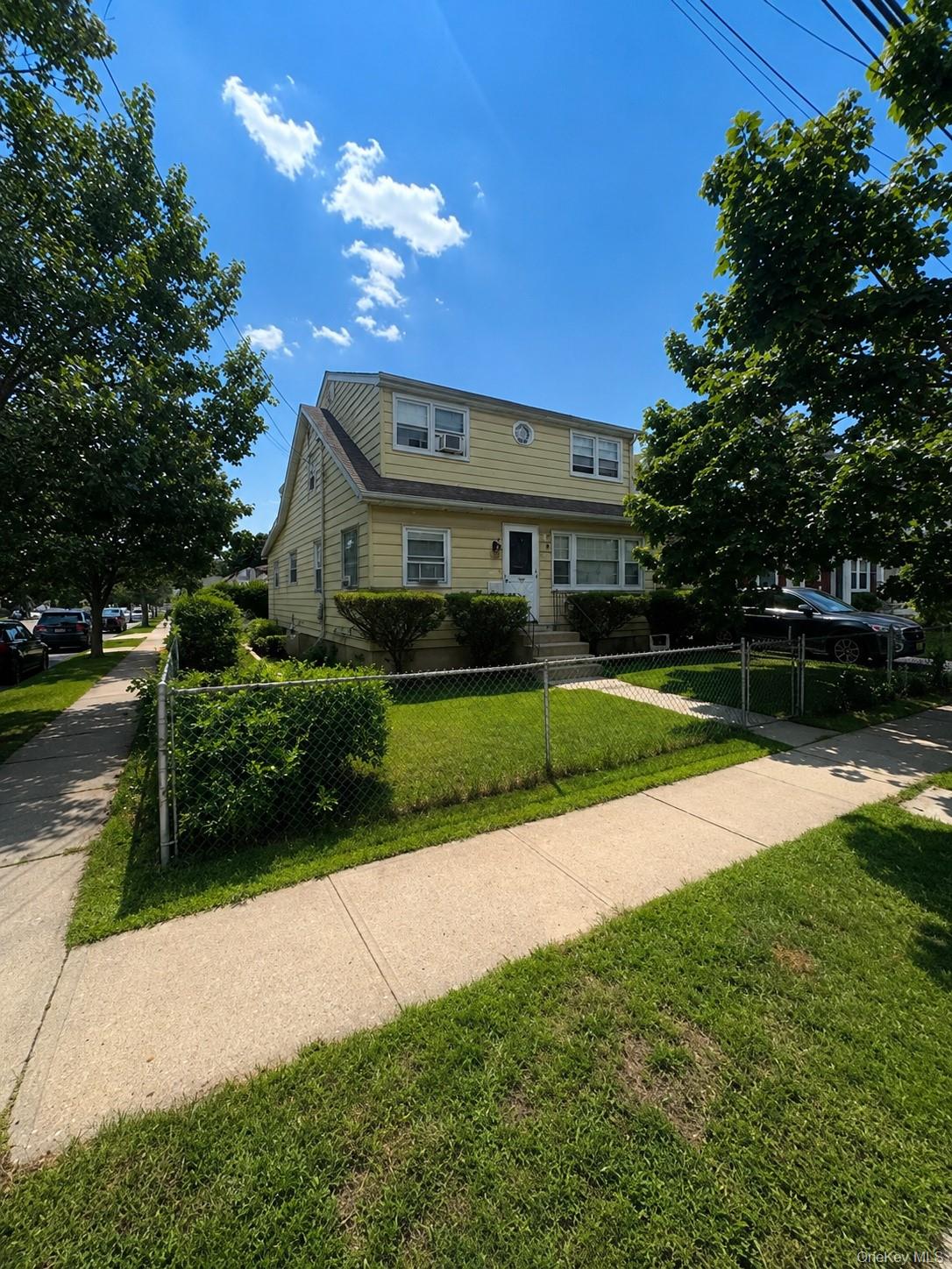 801 Oak Street Property Photo 1