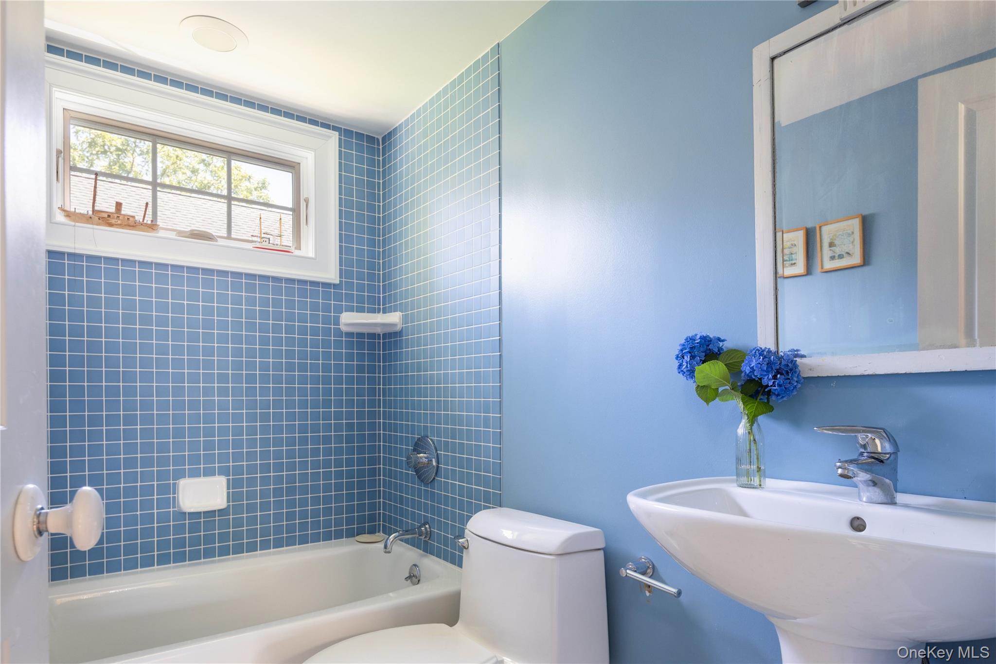64 S Jamesport Avenue Property Photo 18
