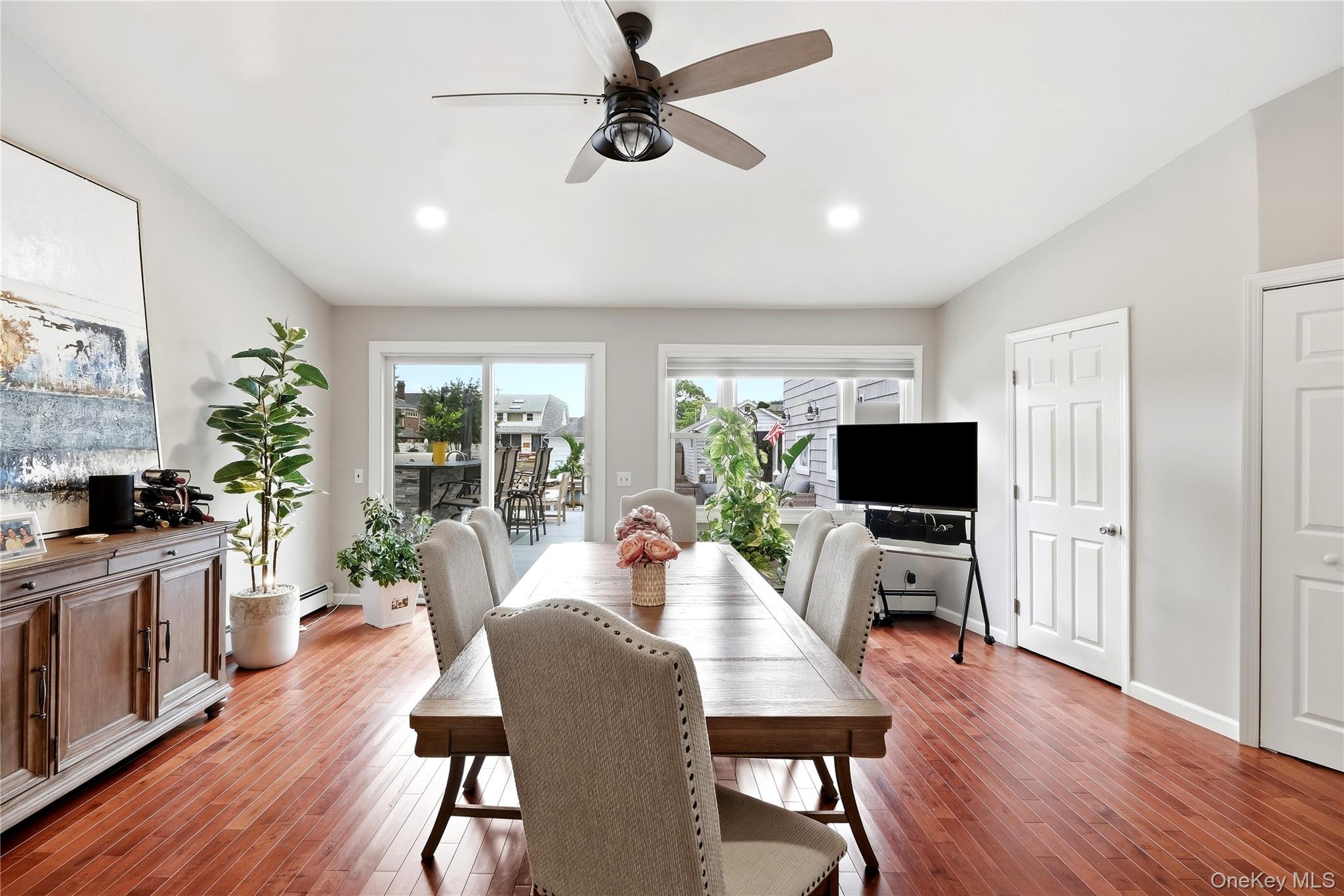 12 S Bay Avenue Property Photo 12