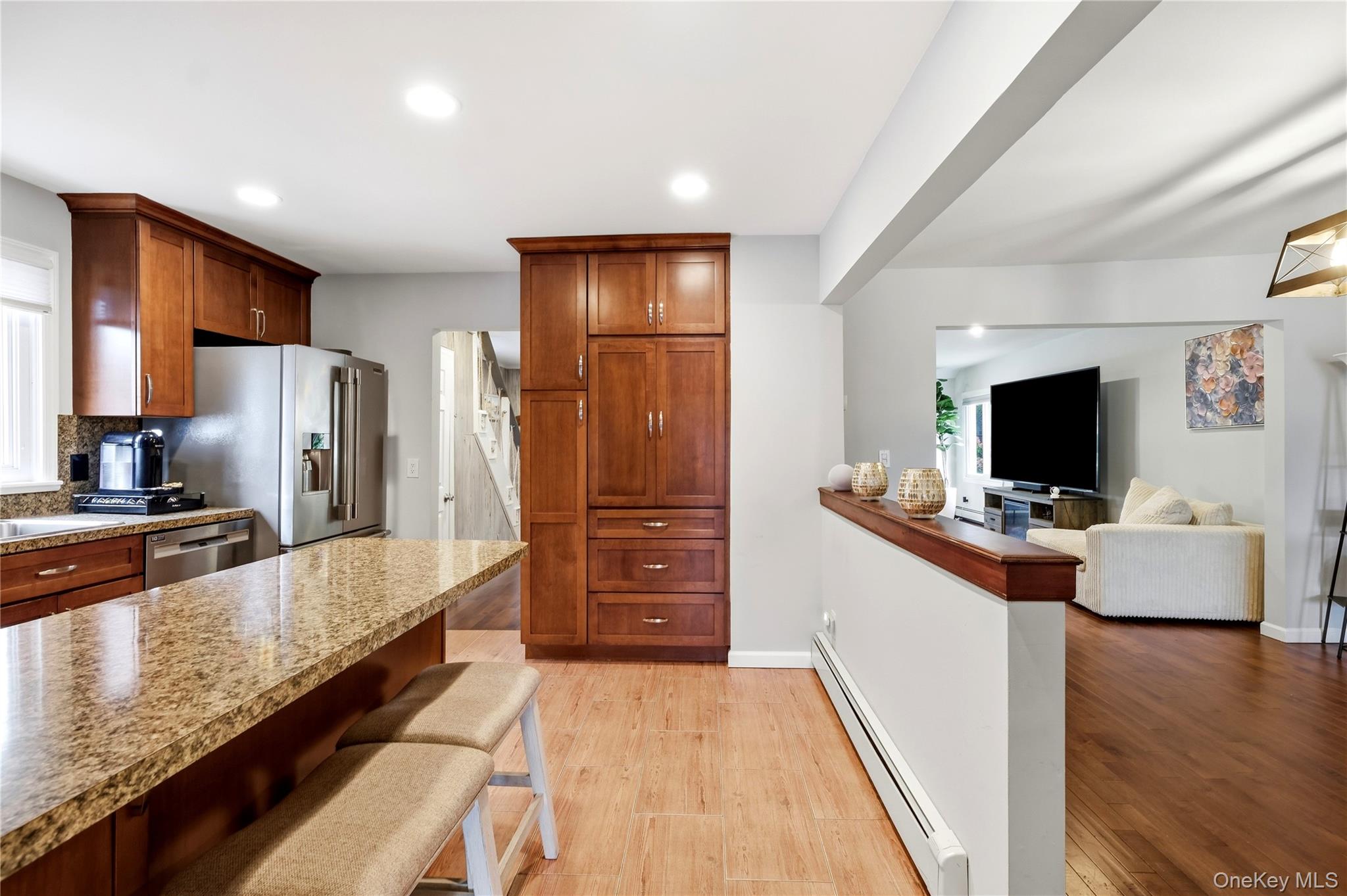 12 S Bay Avenue Property Photo 18